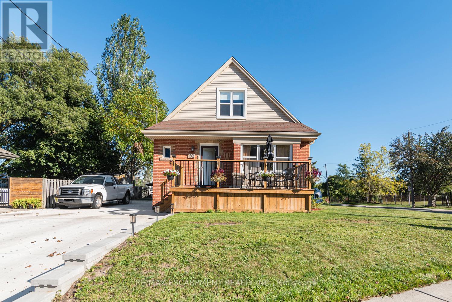 199 Kimberly Drive, Hamilton, Ontario  L8K 4L2 - Photo 2 - X12075455