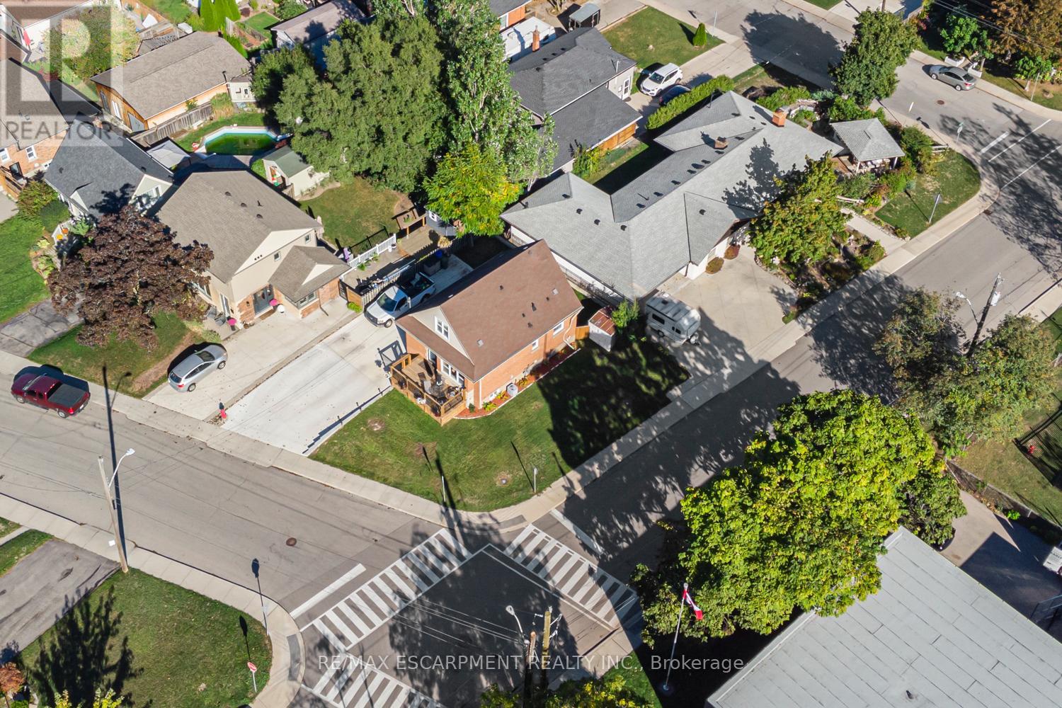 199 Kimberly Drive, Hamilton, Ontario  L8K 4L2 - Photo 4 - X12075455