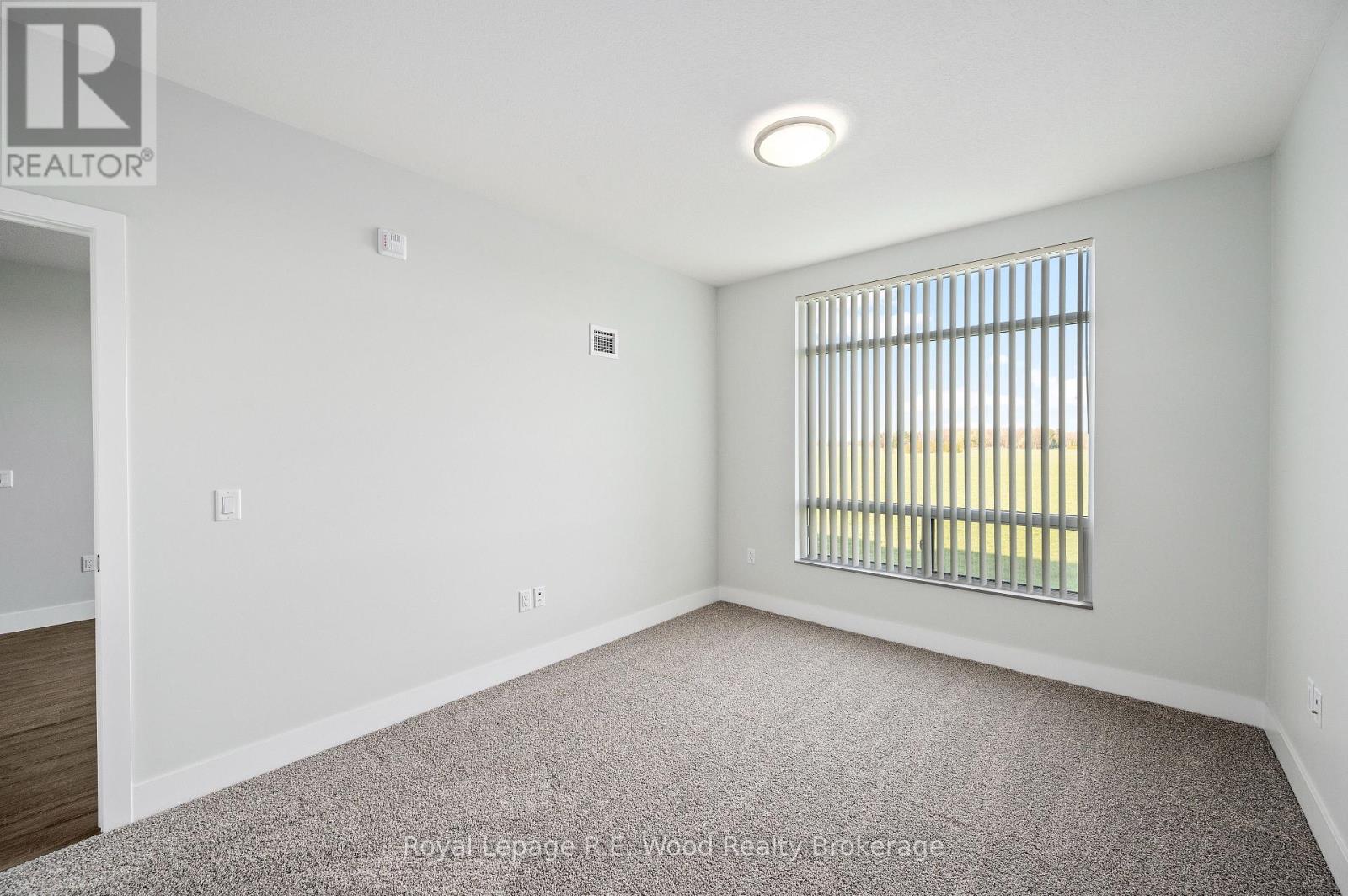 102 - 98 King Street, Tillsonburg, Ontario  N4G 5V1 - Photo 6 - X12460931