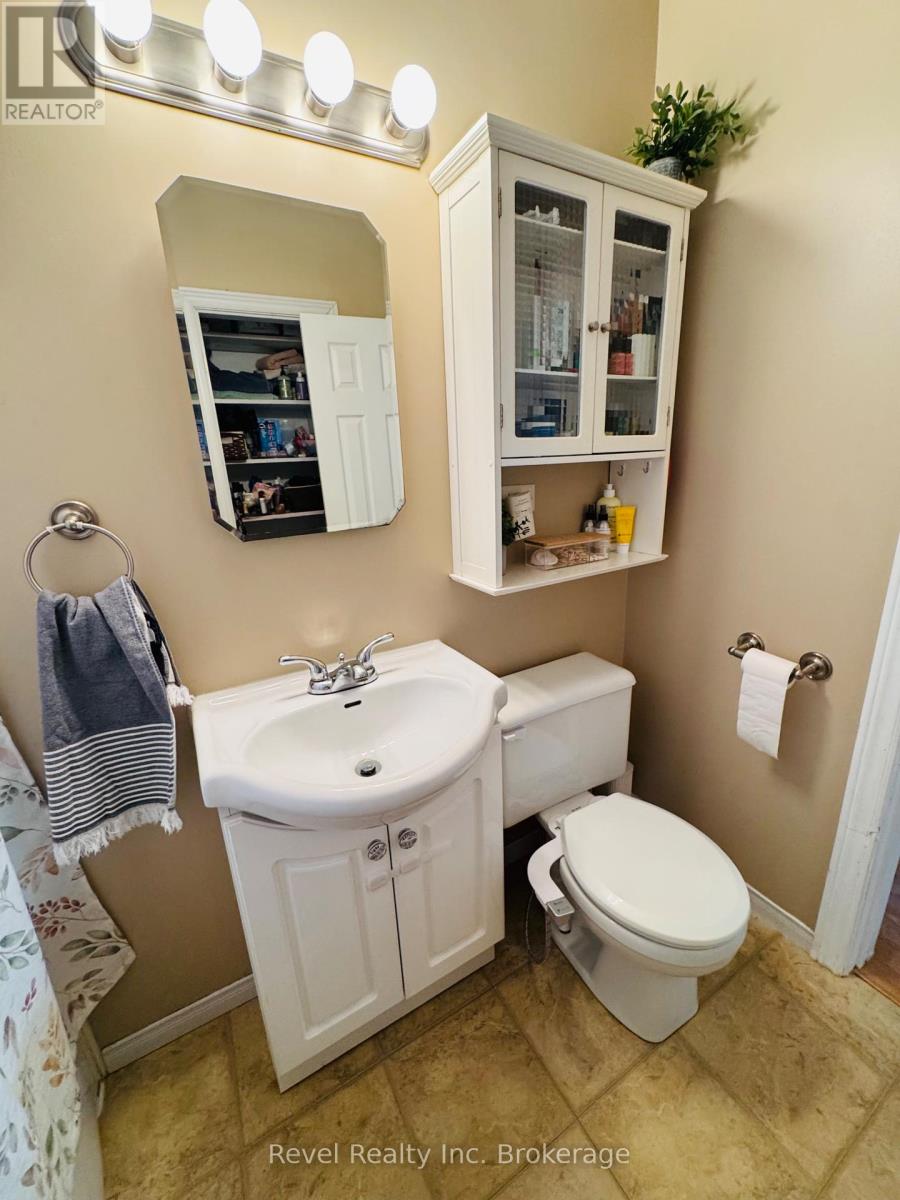 2131 Pearson Street, North Bay, Ontario  P1B 6V2 - Photo 17 - X12460840