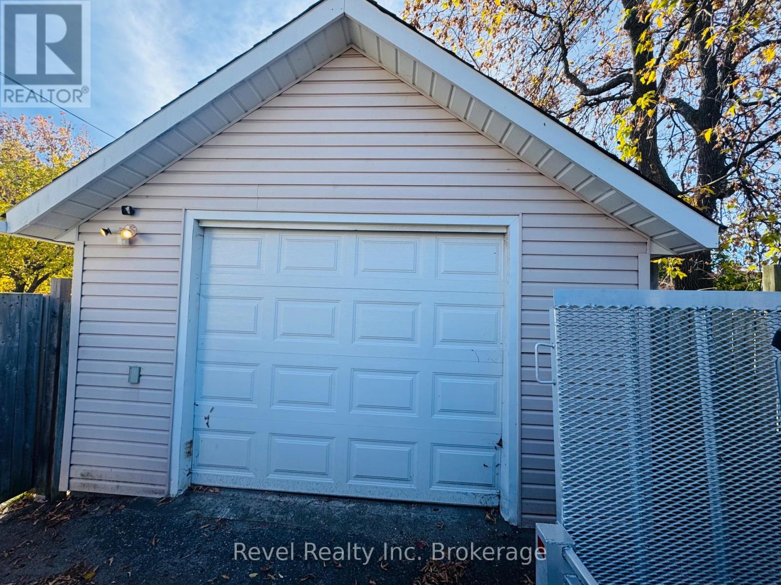 2131 Pearson Street, North Bay, Ontario  P1B 6V2 - Photo 4 - X12460840