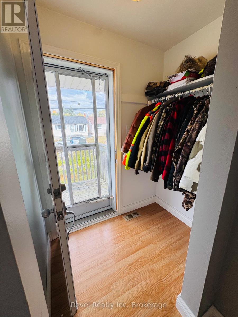 2131 Pearson Street, North Bay, Ontario  P1B 6V2 - Photo 5 - X12460840