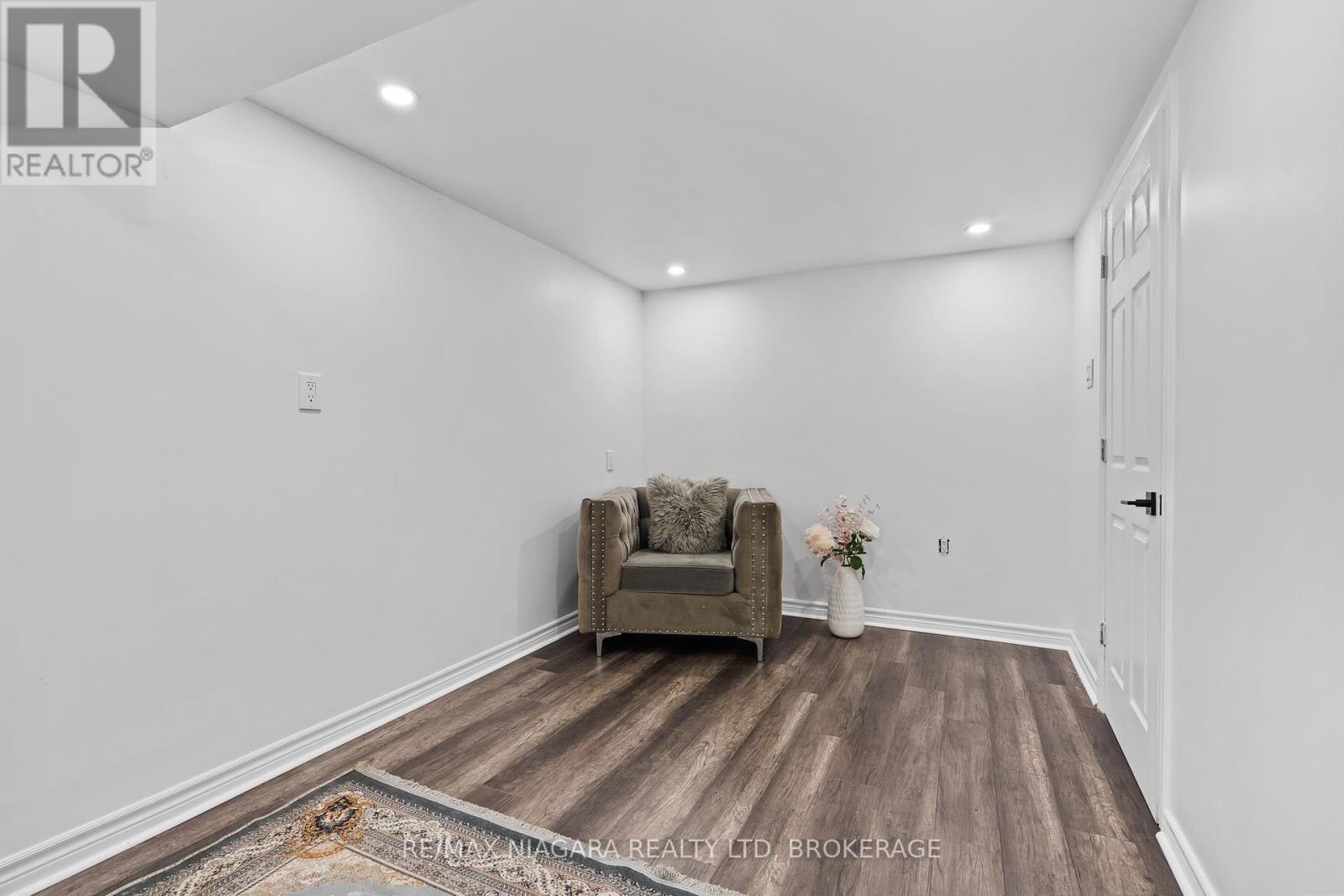 57 Woodrow Street, St. Catharines (Secord Woods), Ontario  L2P 2A4 - Photo 28 - X12460892