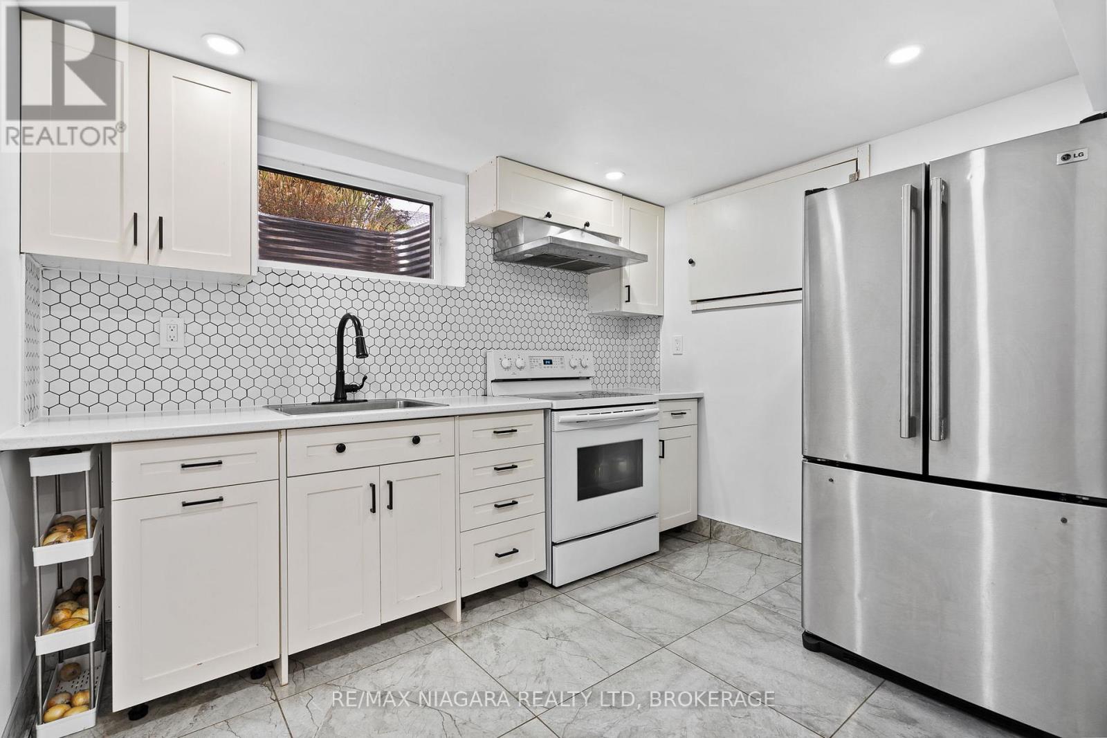57 Woodrow Street, St. Catharines (Secord Woods), Ontario  L2P 2A4 - Photo 30 - X12460892
