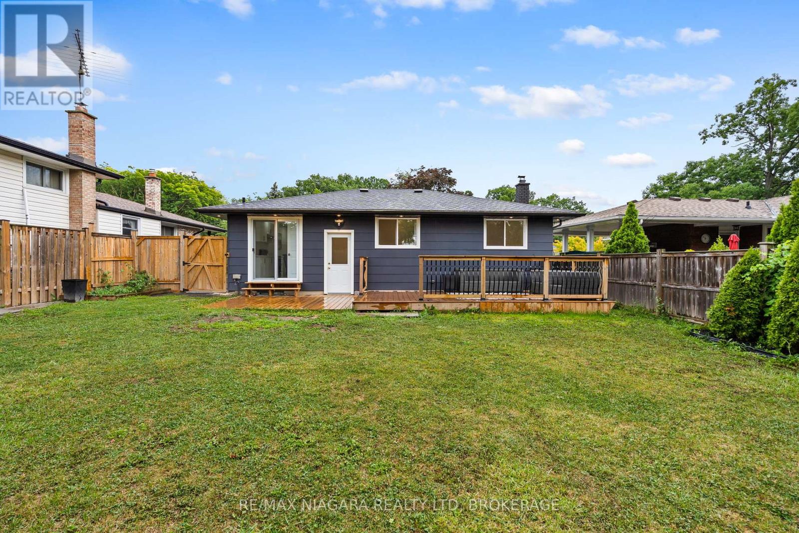 57 Woodrow Street, St. Catharines (Secord Woods), Ontario  L2P 2A4 - Photo 37 - X12460892