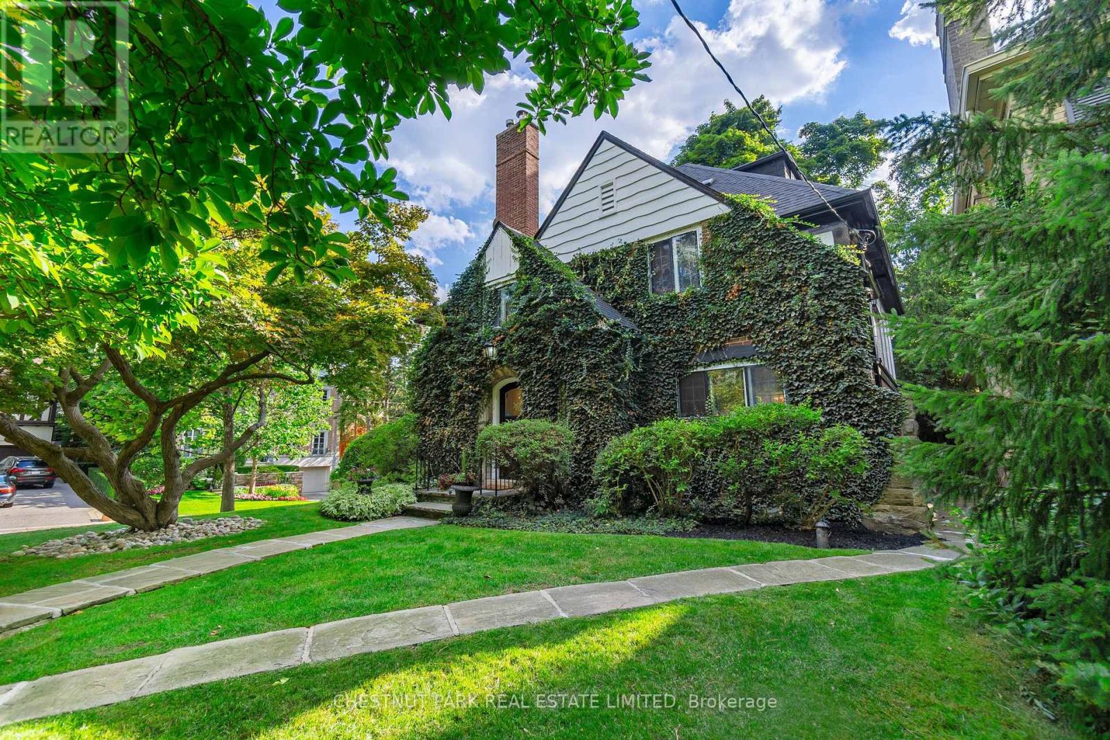 2 GARLAND AVENUE, Toronto, Ontario