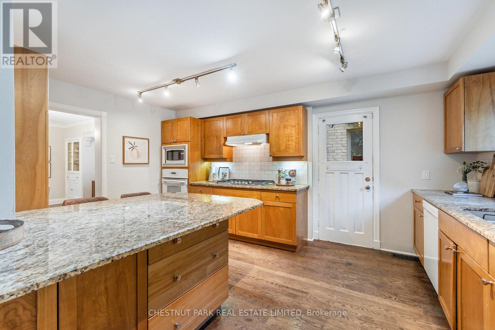 2 Garland Avenue, Toronto, Ontario  M4N 2X7 - Photo 13 - C12460763