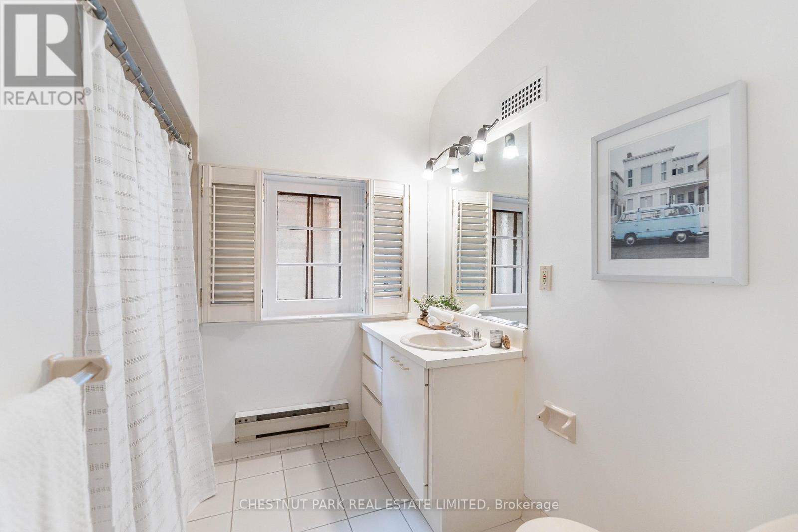 2 Garland Avenue, Toronto, Ontario  M4N 2X7 - Photo 33 - C12460763