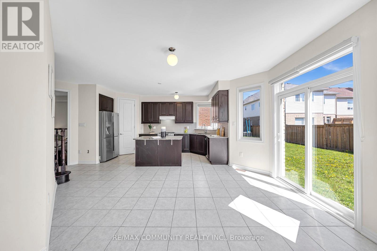242 Kenneth Cole Drive, Clarington, Ontario  L1C 3K2 - Photo 15 - E12460743