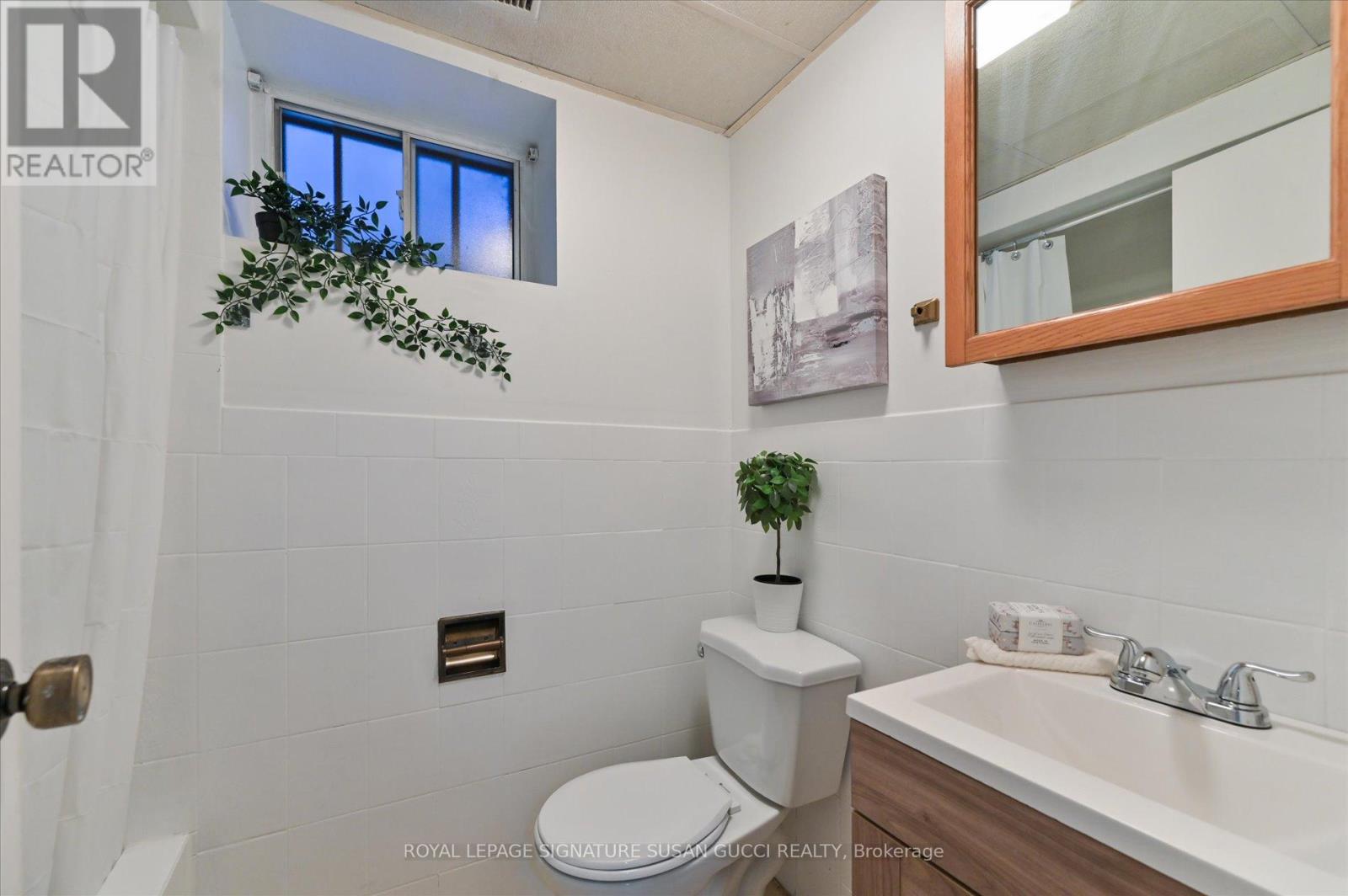 82 Barker Avenue, Toronto, Ontario  M4C 2N6 - Photo 26 - E12460767