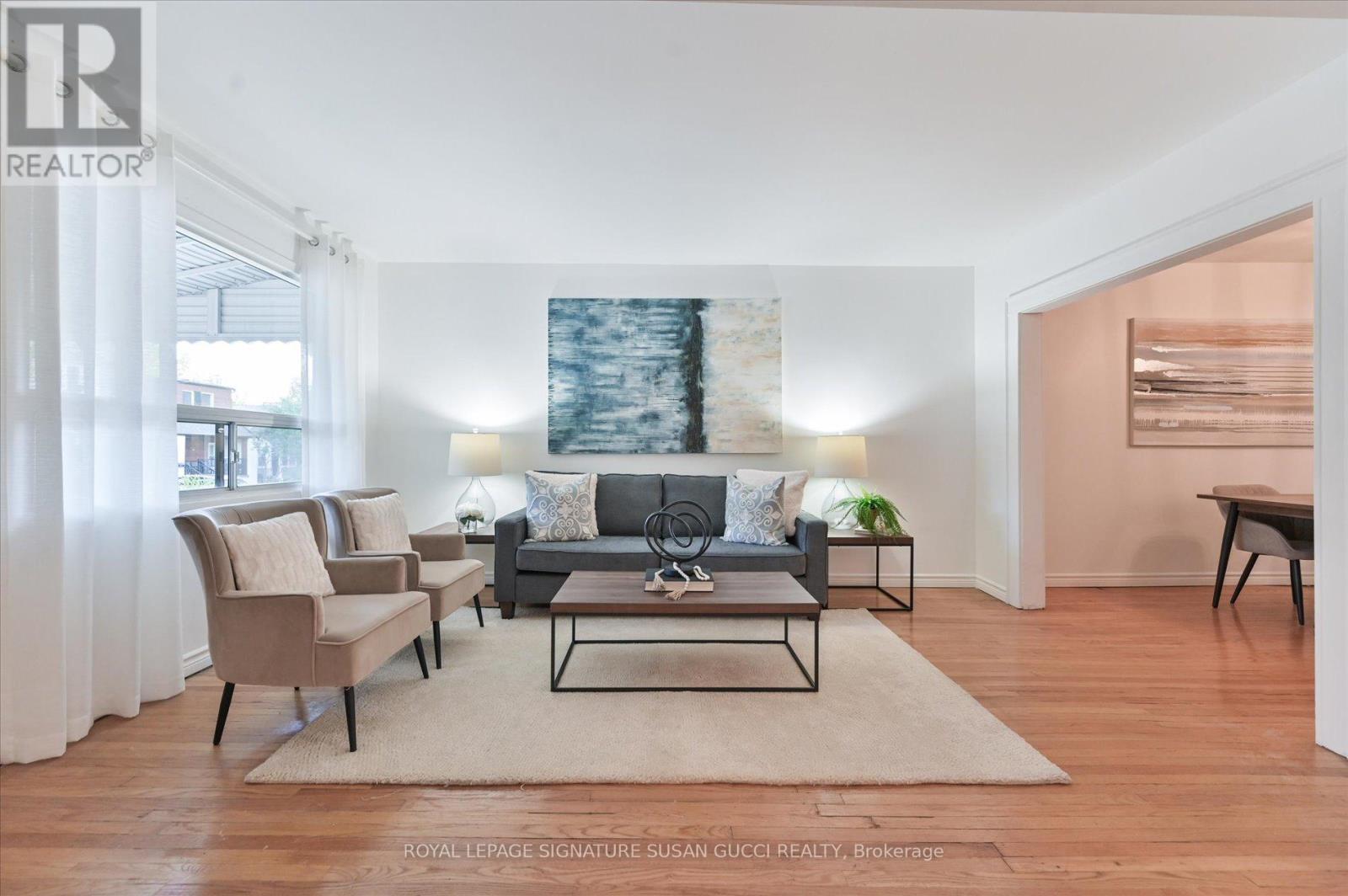 82 Barker Avenue, Toronto, Ontario  M4C 2N6 - Photo 4 - E12460767