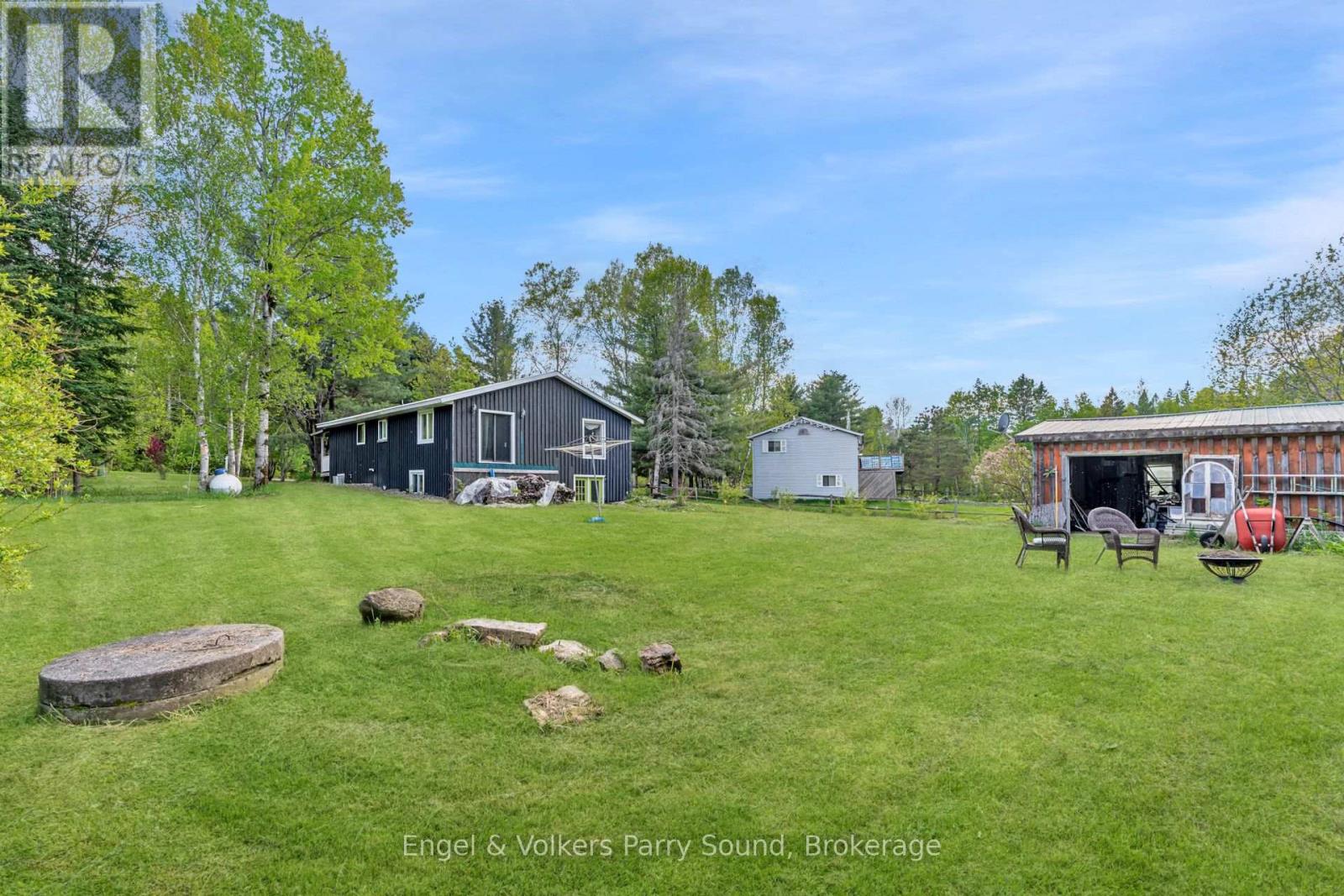 34 Gordon Point Road, Magnetawan, Ontario  P0A 1P0 - Photo 37 - X12460861