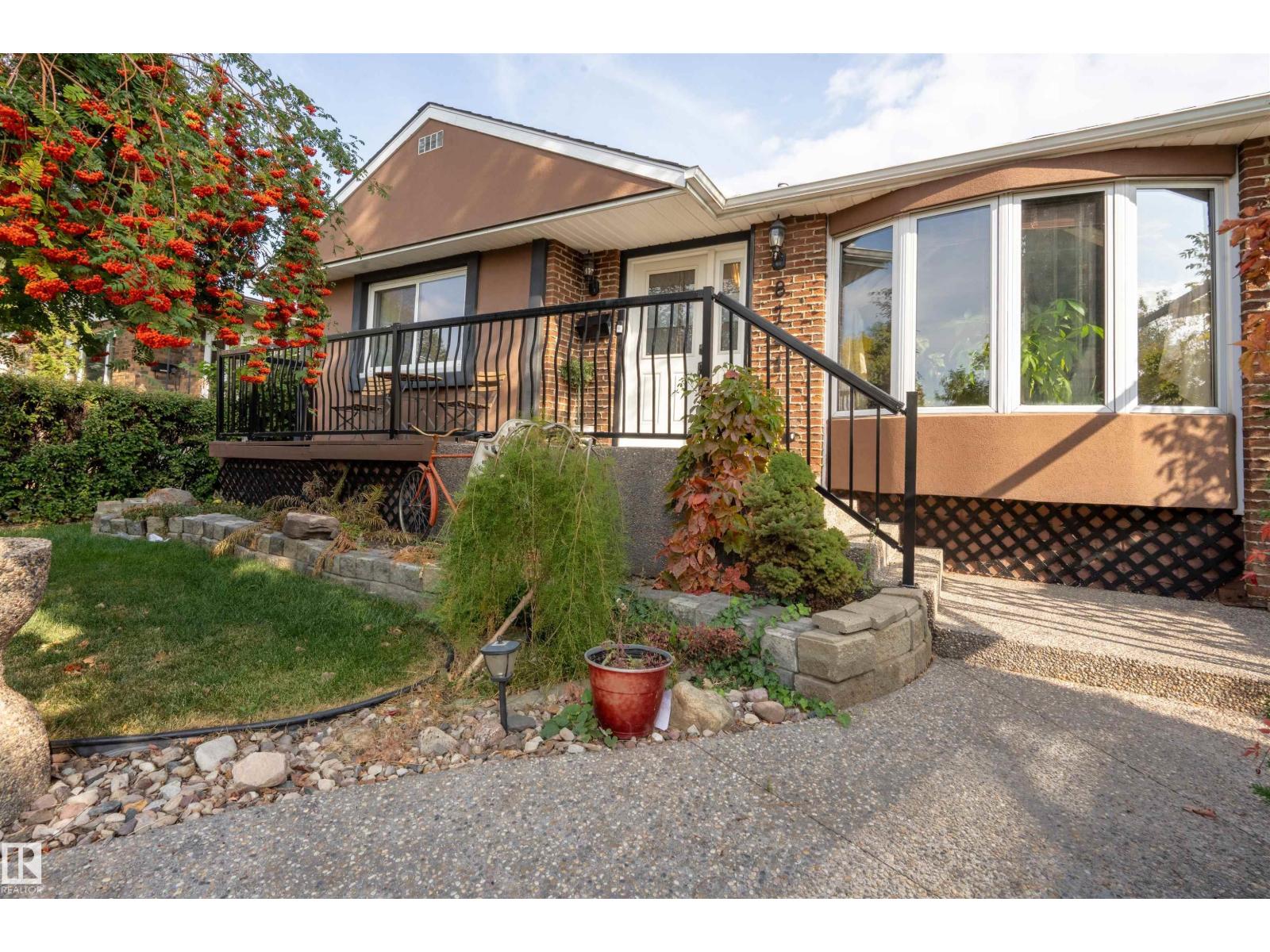 8721 152 St Nw, Edmonton, Alberta  T5R 1L9 - Photo 1 - E4462003