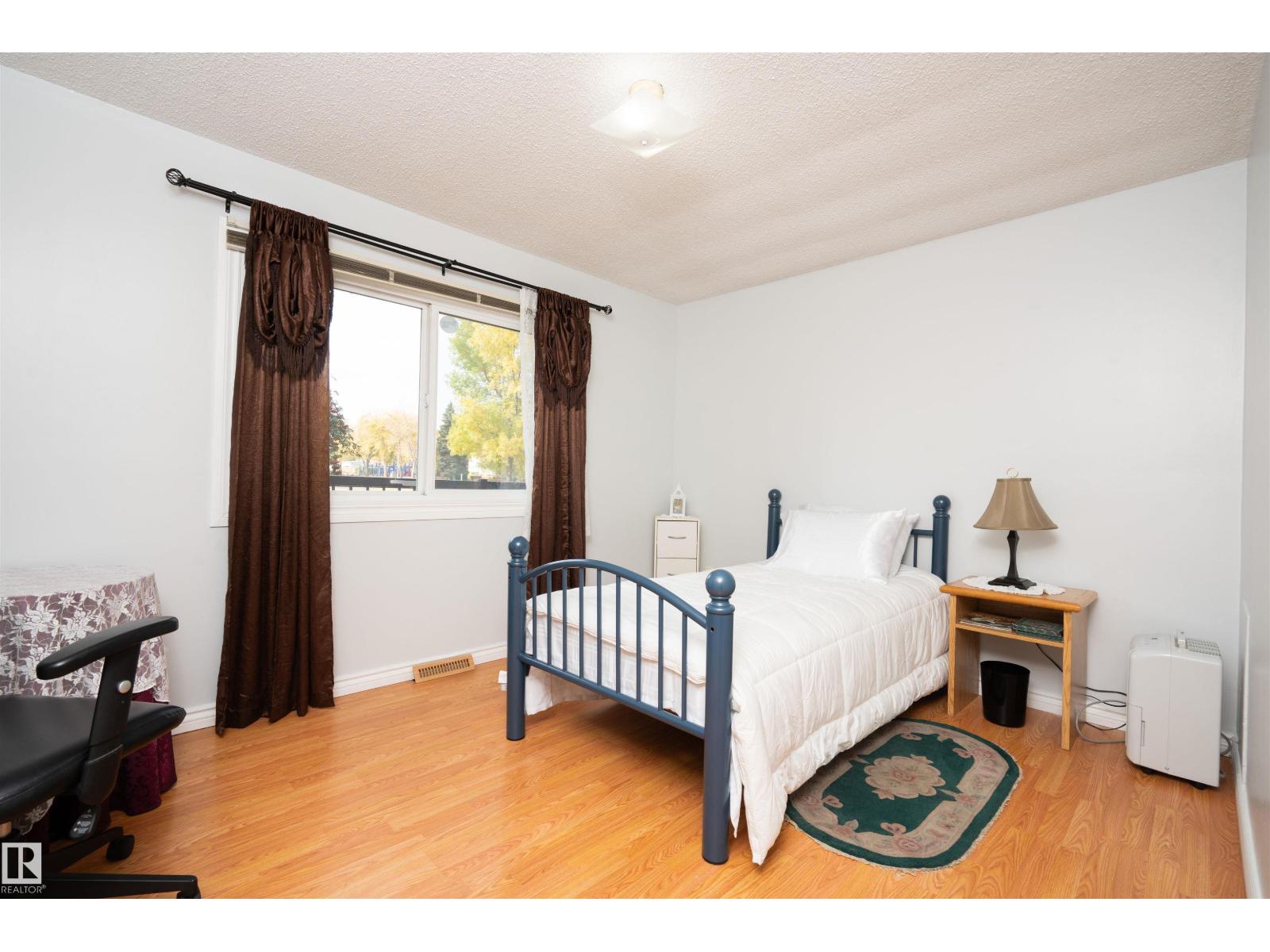8721 152 St Nw, Edmonton, Alberta  T5R 1L9 - Photo 4 - E4462003