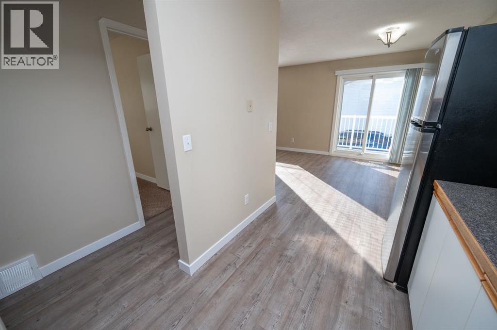 6, 41 Cosgrove Crescent, Red Deer, Alberta  T4P 2Z6 - Photo 7 - A2264313