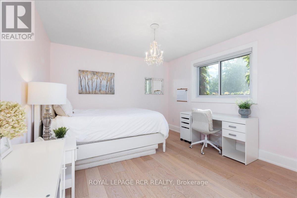501 Samuel Harper Court, East Gwillimbury, Ontario  L0G 1M0 - Photo 22 - N12460746