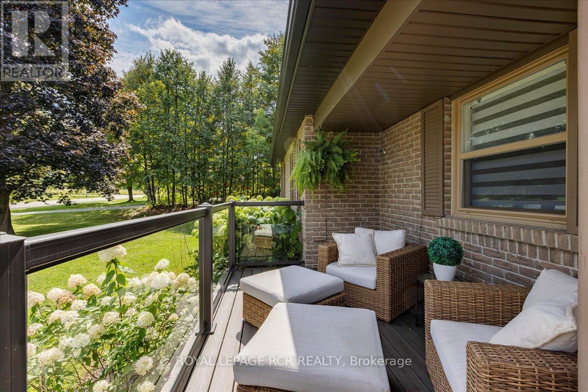 501 Samuel Harper Court, East Gwillimbury, Ontario  L0G 1M0 - Photo 5 - N12460746
