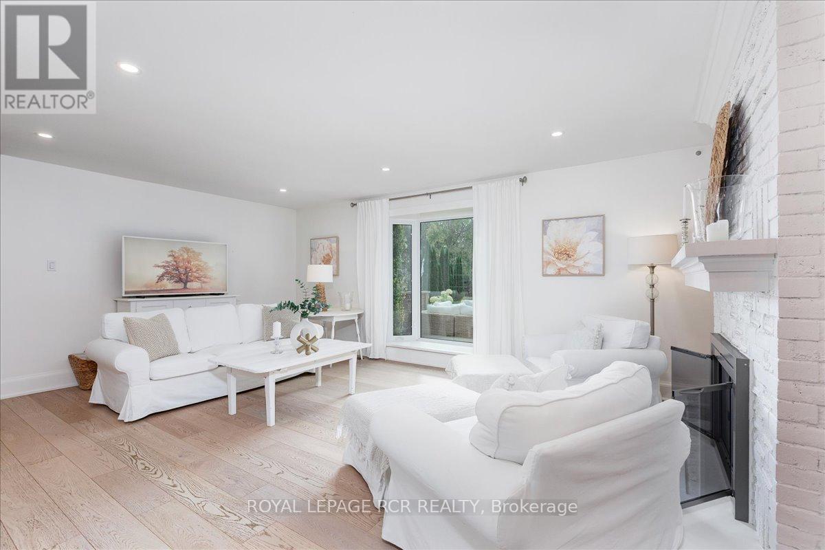 501 Samuel Harper Court, East Gwillimbury, Ontario  L0G 1M0 - Photo 9 - N12460746