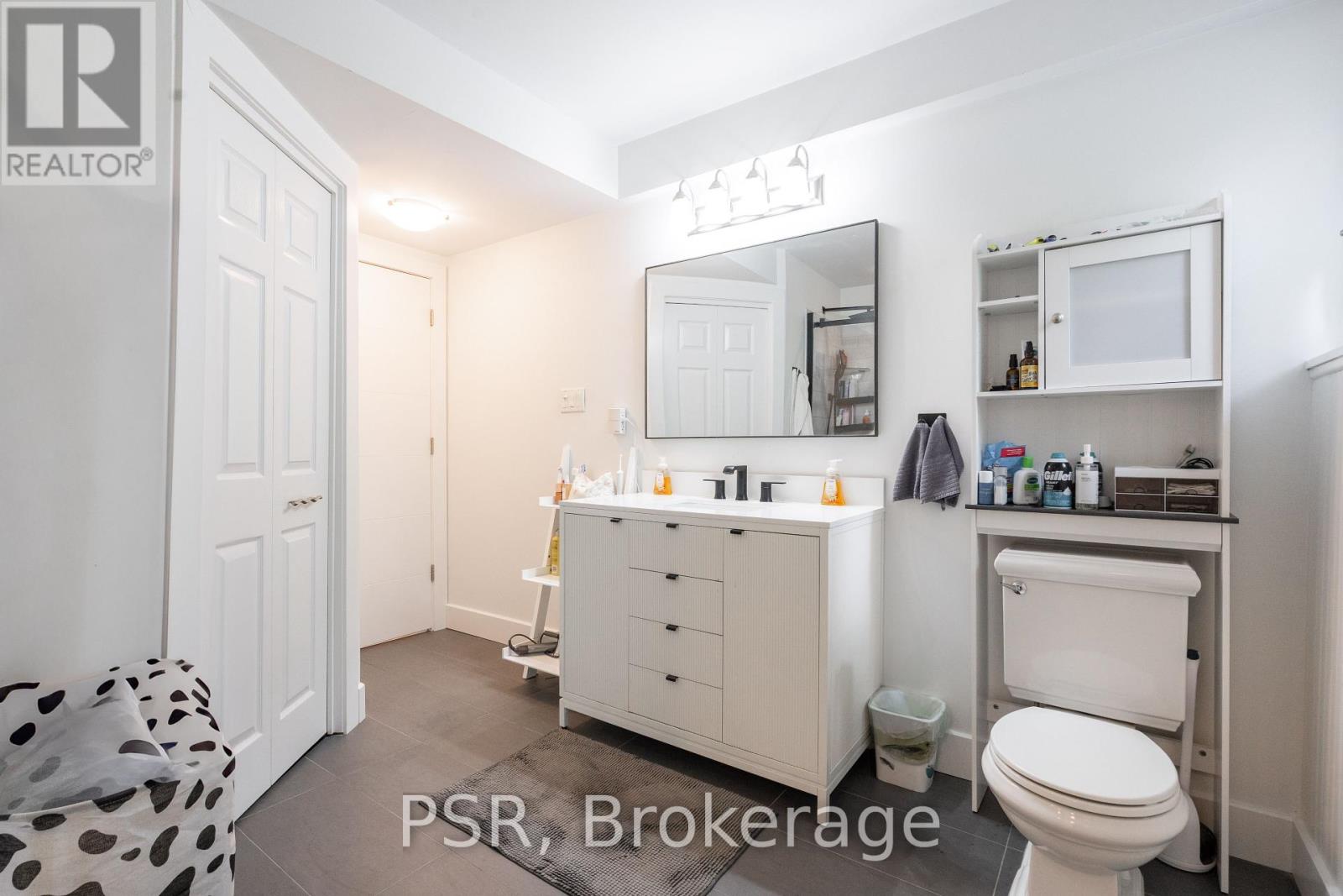 1694 Edgewood Avenue, Innisfil, Ontario  L9S 4M3 - Photo 33 - N12460747