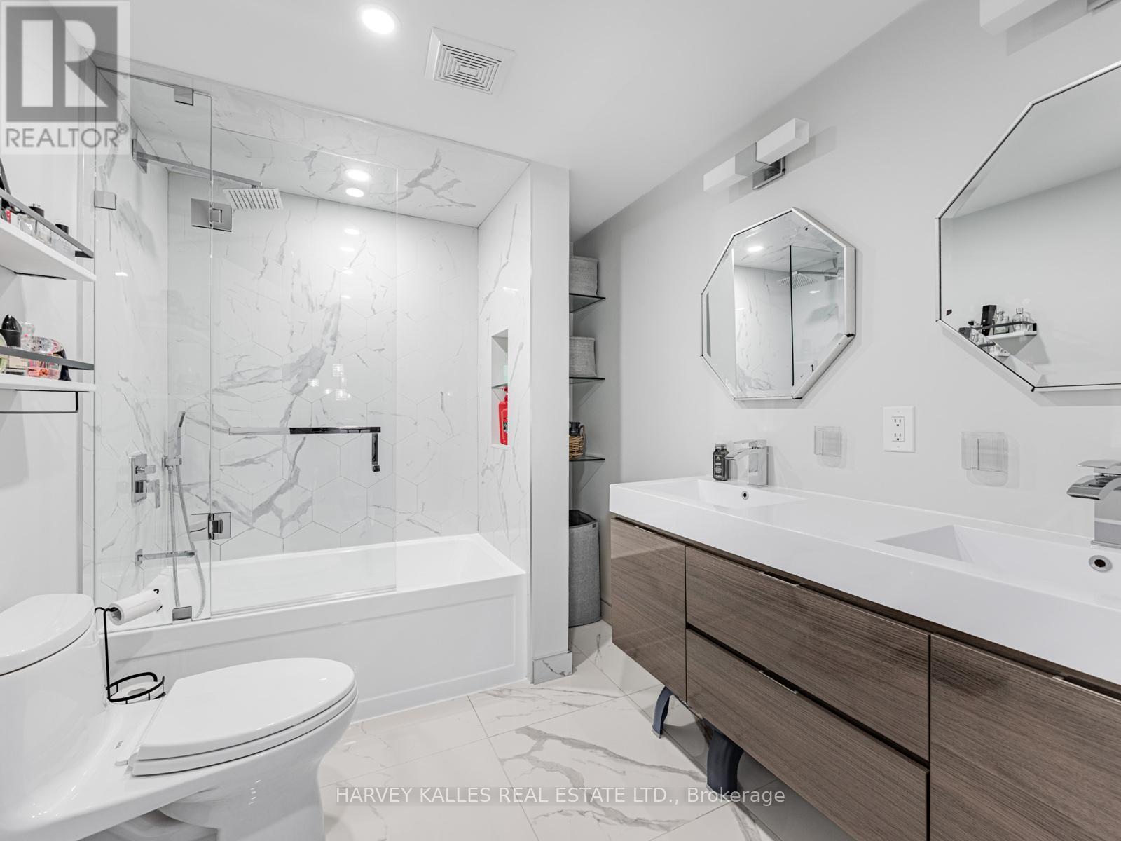 106 Bay Hill Drive, Vaughan, Ontario  L4K 1G9 - Photo 17 - N12460751