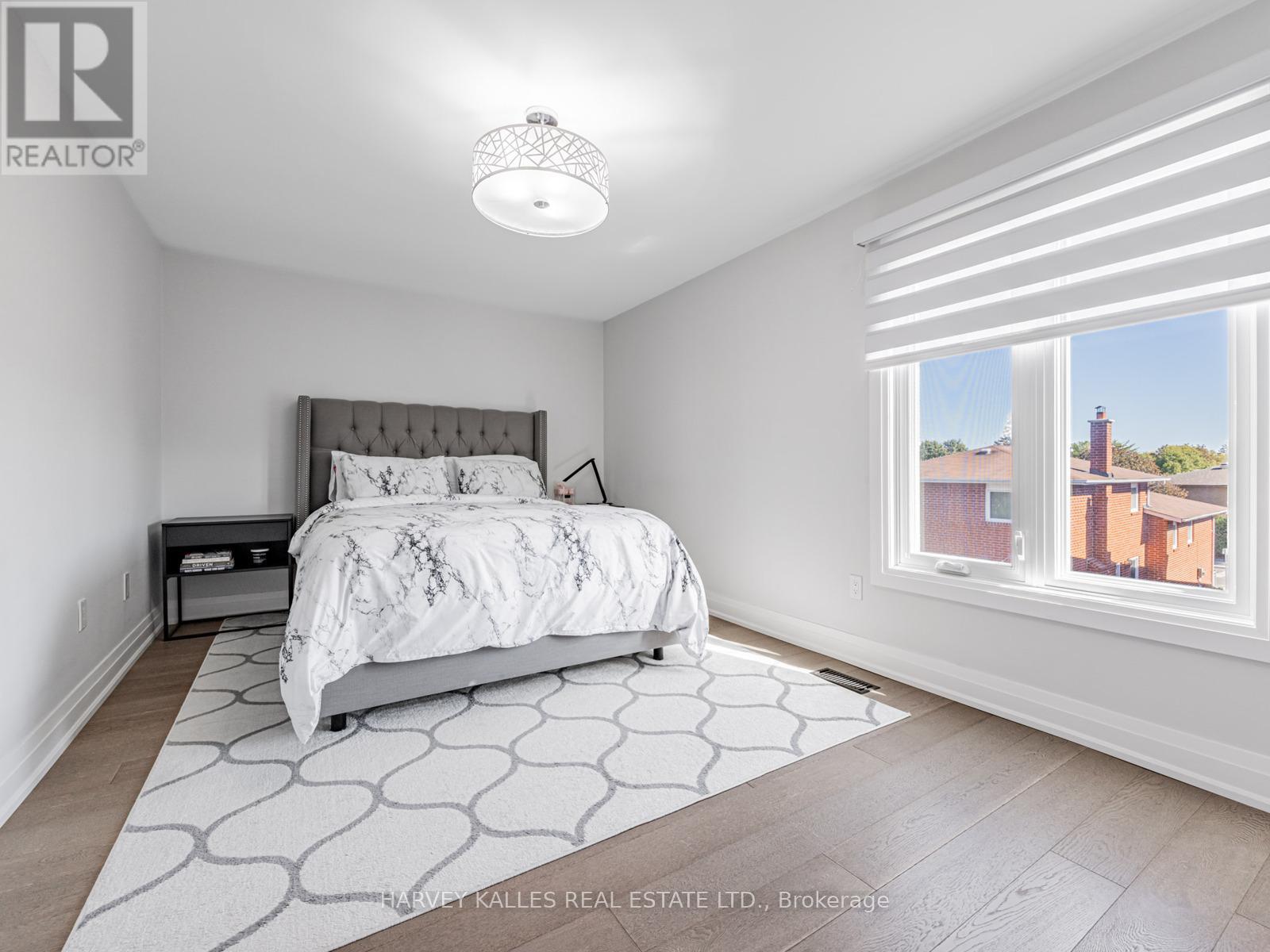 106 Bay Hill Drive, Vaughan, Ontario  L4K 1G9 - Photo 18 - N12460751