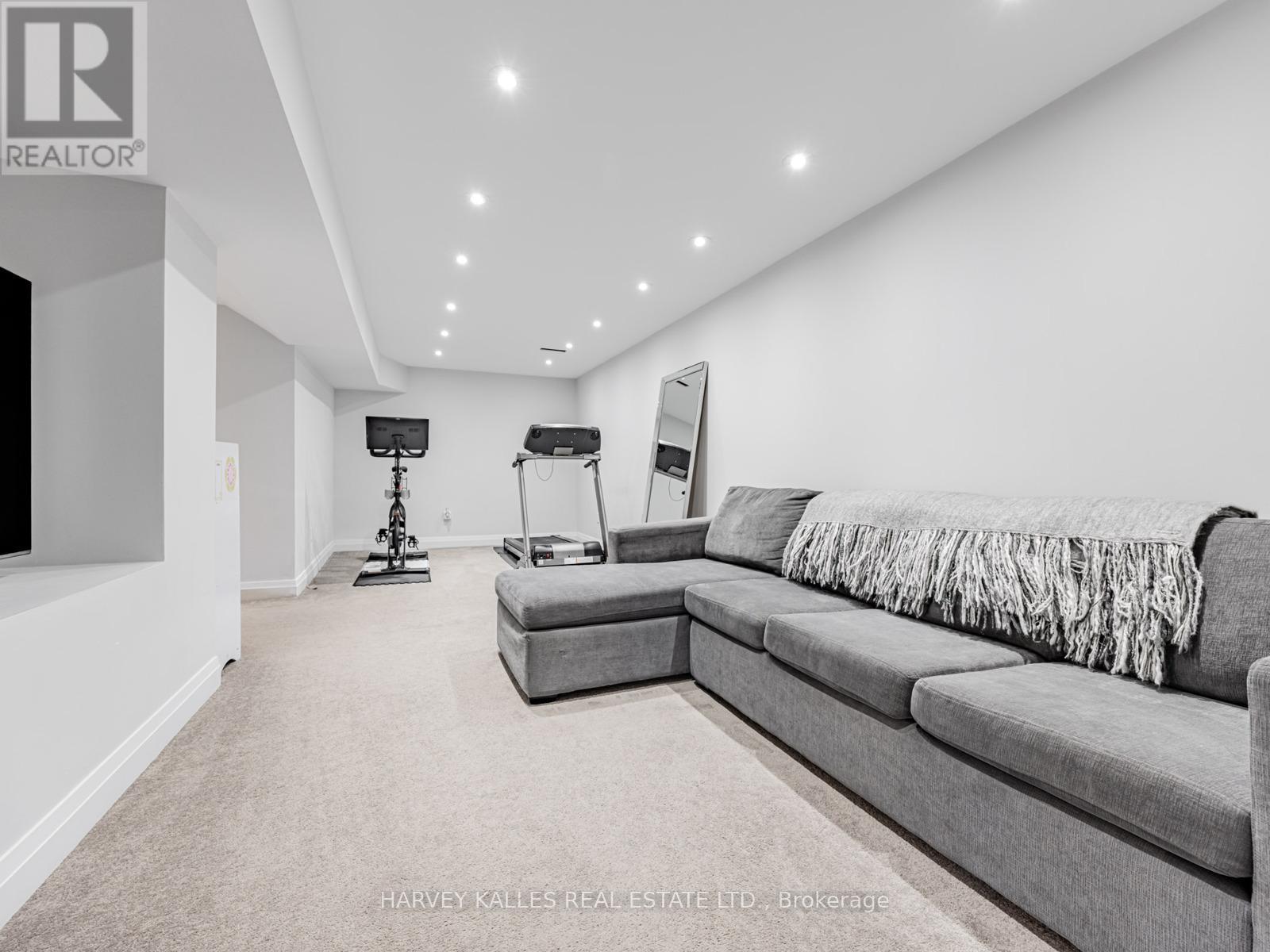 106 Bay Hill Drive, Vaughan, Ontario  L4K 1G9 - Photo 22 - N12460751