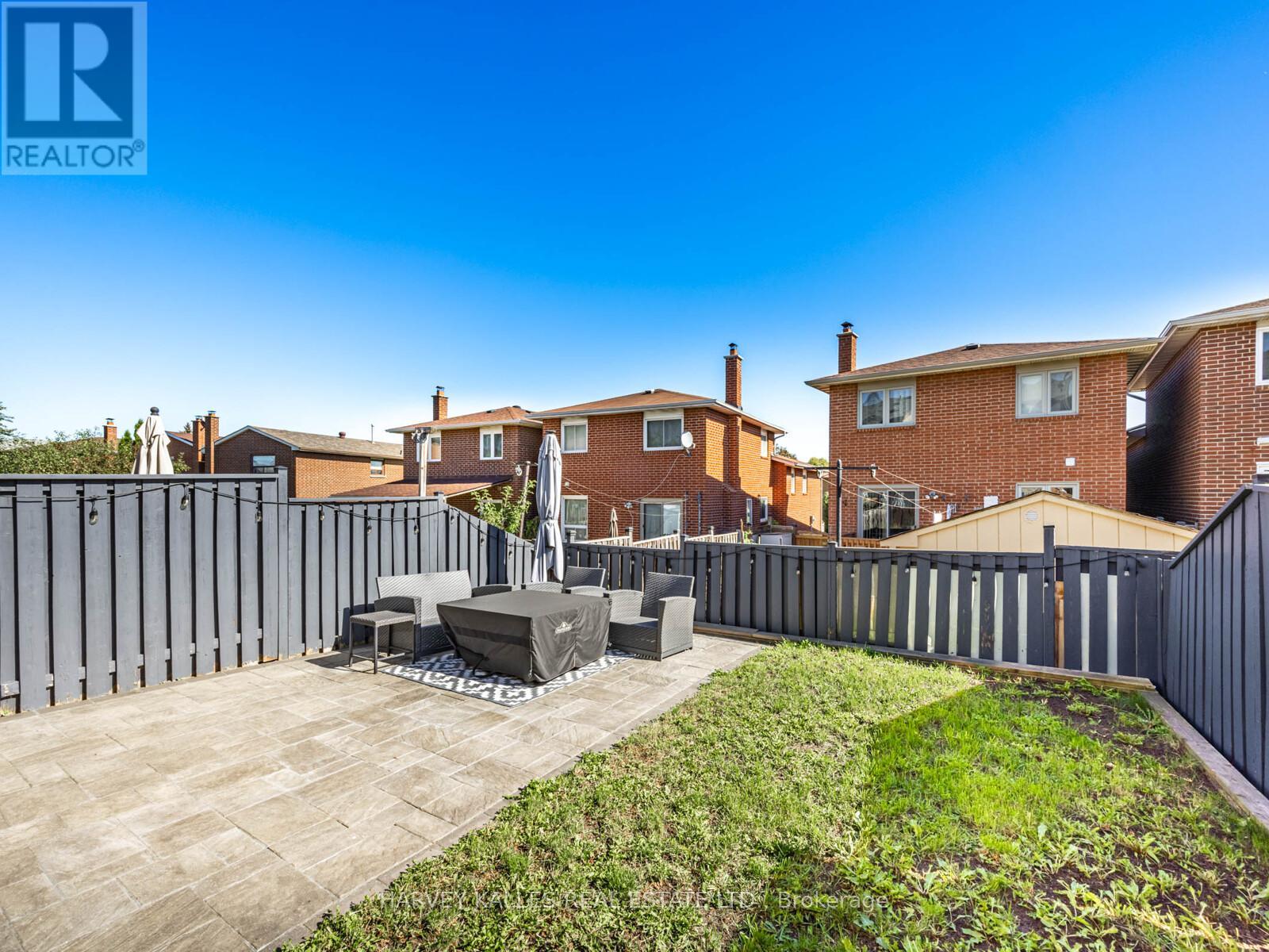 106 Bay Hill Drive, Vaughan, Ontario  L4K 1G9 - Photo 25 - N12460751