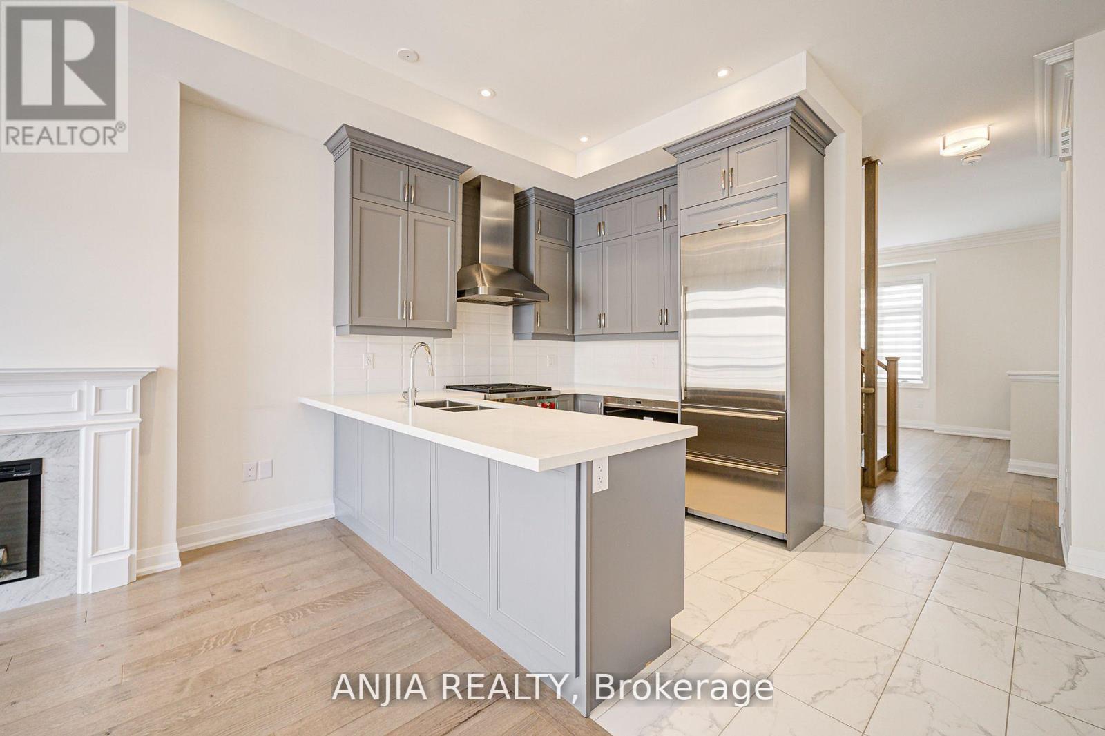 7 Bright Terrace Way E, Markham, Ontario  L6C 3L5 - Photo 15 - N12460758