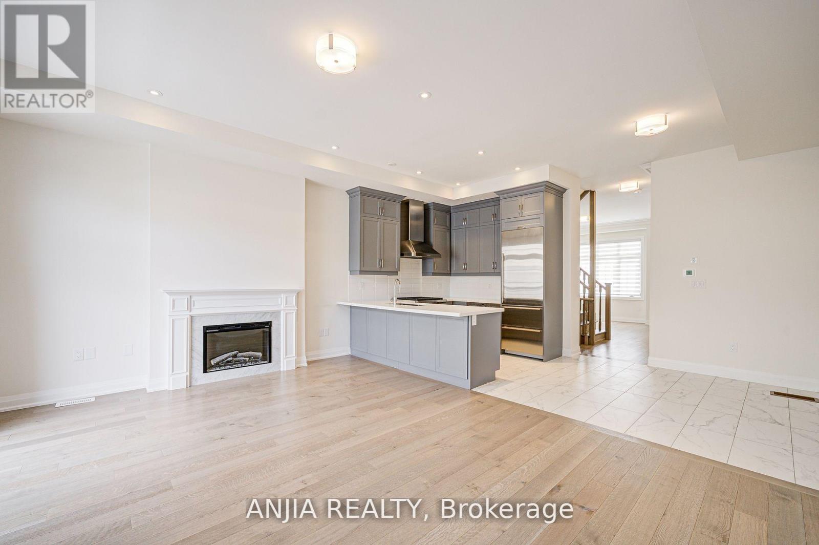7 Bright Terrace Way E, Markham, Ontario  L6C 3L5 - Photo 17 - N12460758
