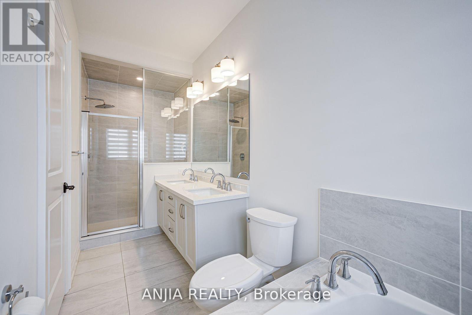 7 Bright Terrace Way E, Markham, Ontario  L6C 3L5 - Photo 25 - N12460758