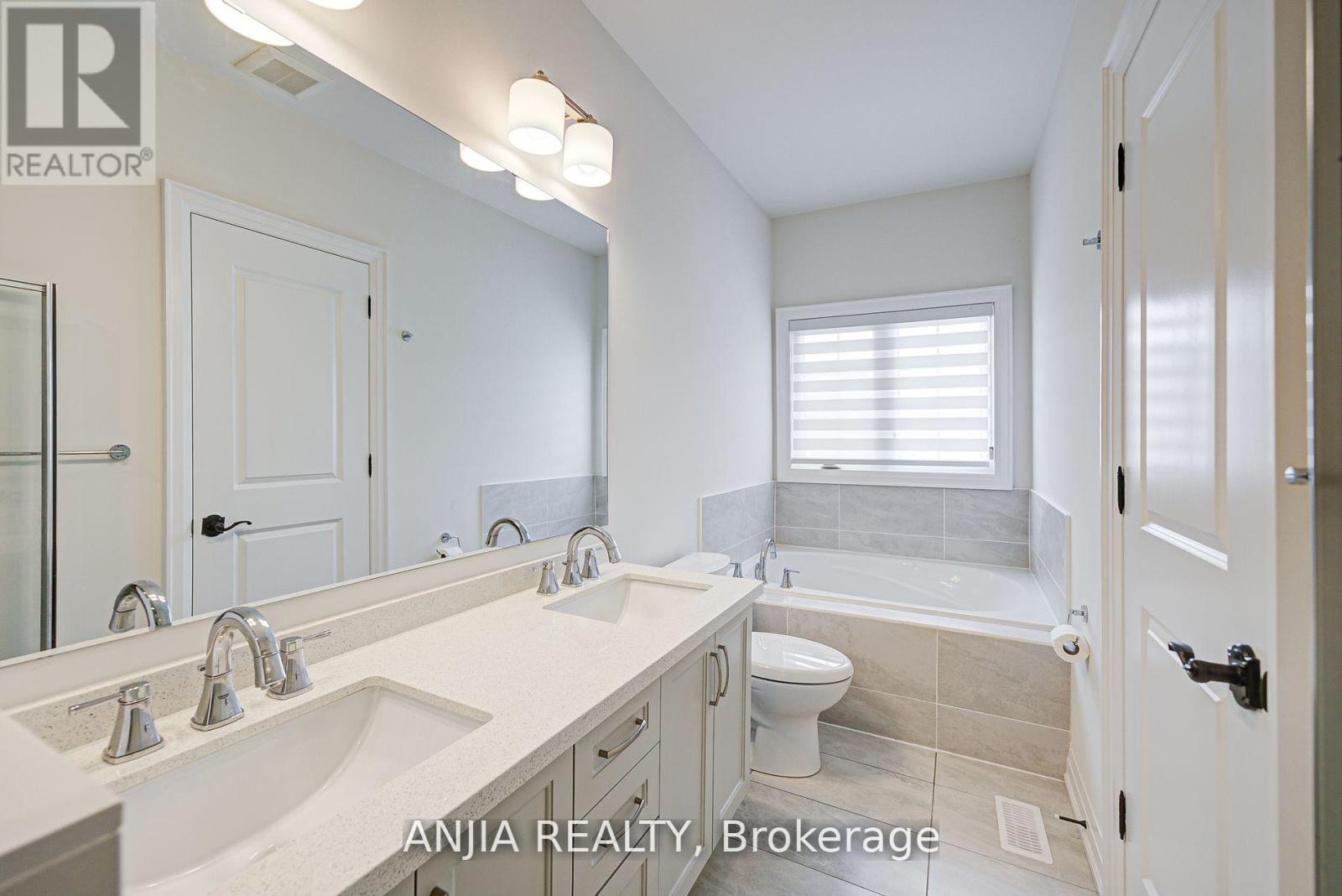 7 Bright Terrace Way E, Markham, Ontario  L6C 3L5 - Photo 26 - N12460758