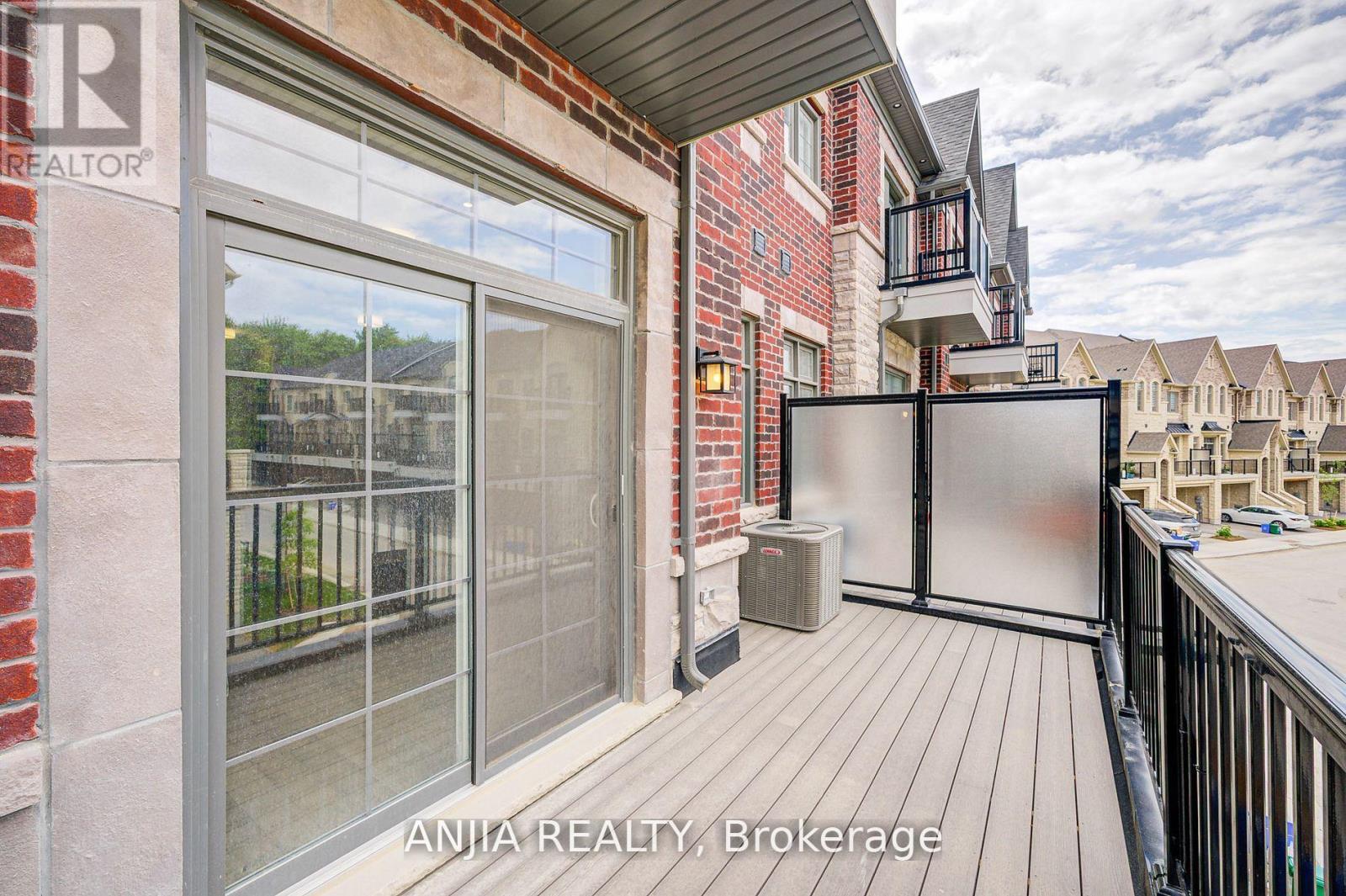 7 Bright Terrace Way E, Markham, Ontario  L6C 3L5 - Photo 34 - N12460758