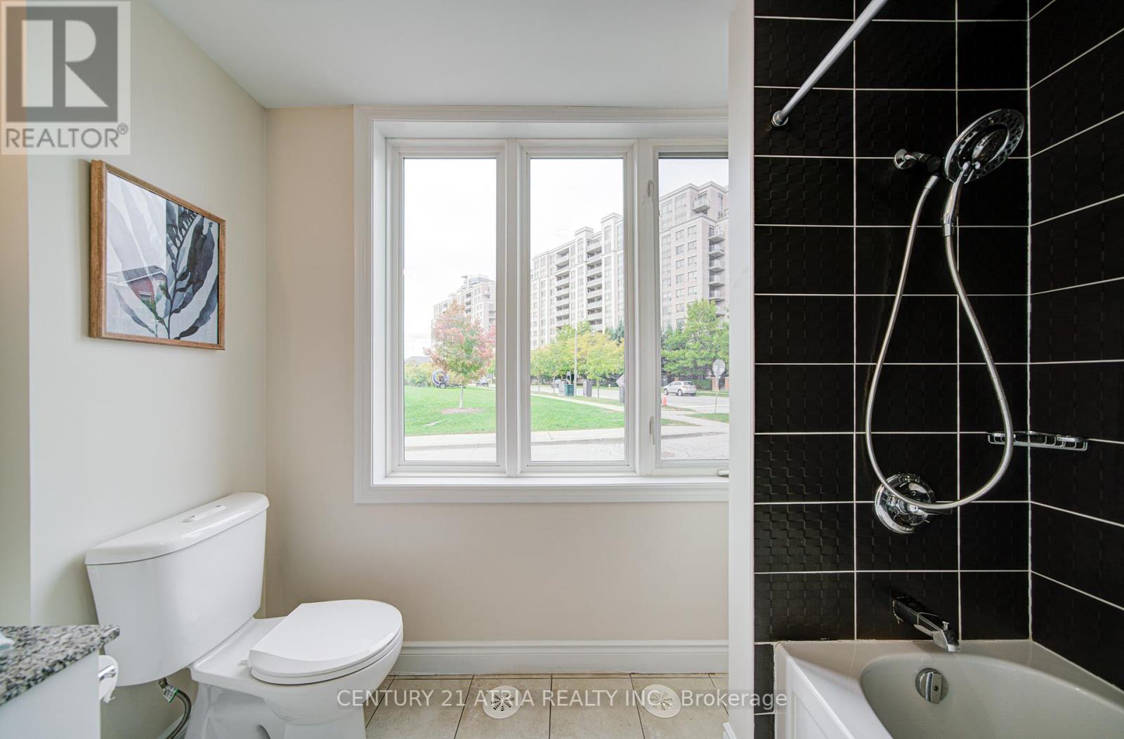 215 South Park Road, Markham, Ontario  L3T 0B6 - Photo 11 - N12460762