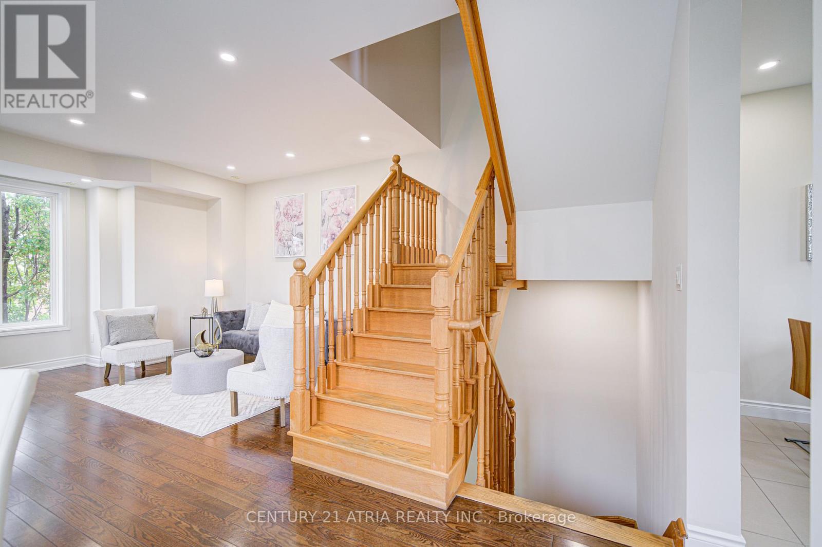 215 South Park Road, Markham, Ontario  L3T 0B6 - Photo 12 - N12460762