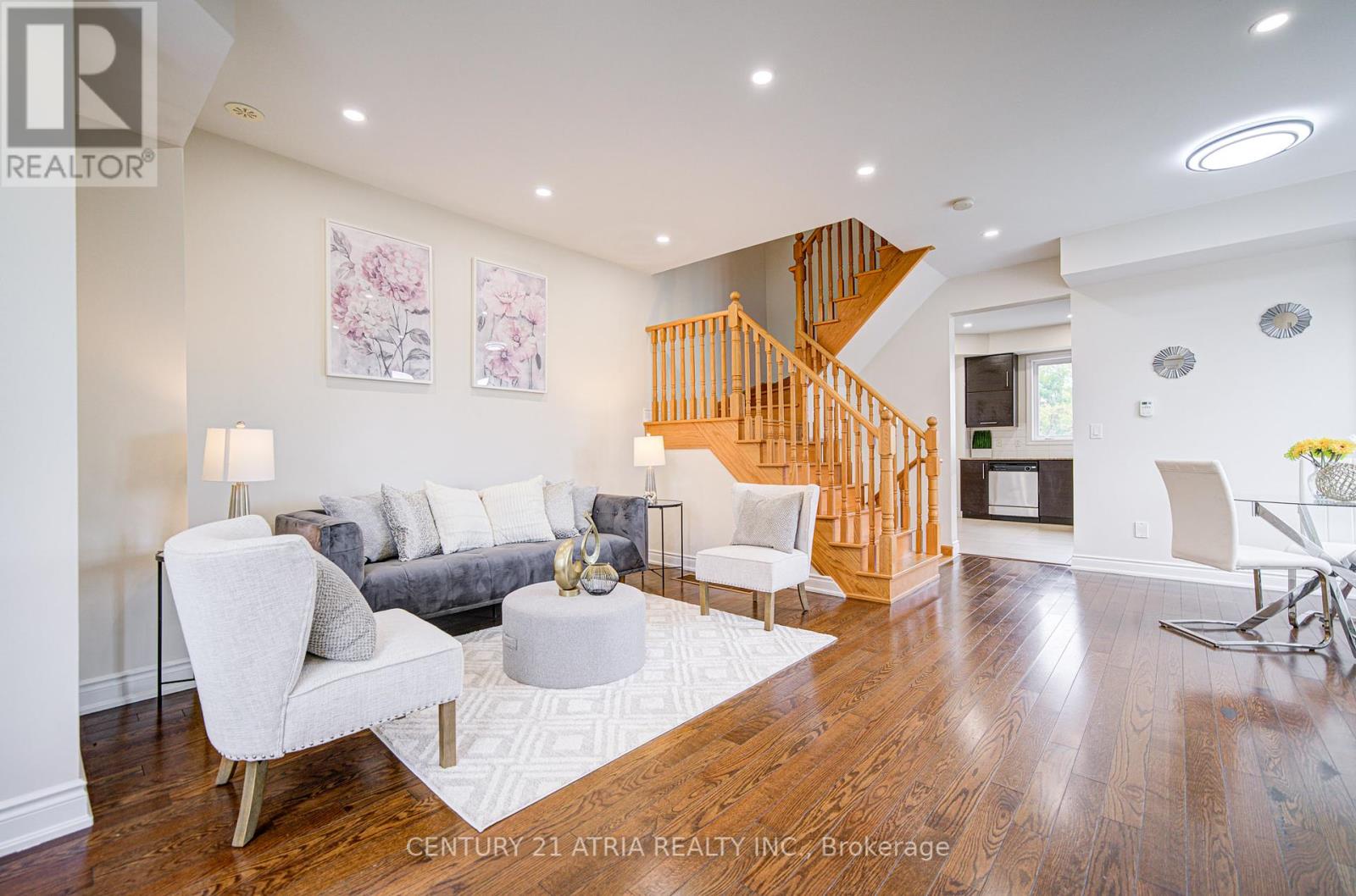215 South Park Road, Markham, Ontario  L3T 0B6 - Photo 15 - N12460762