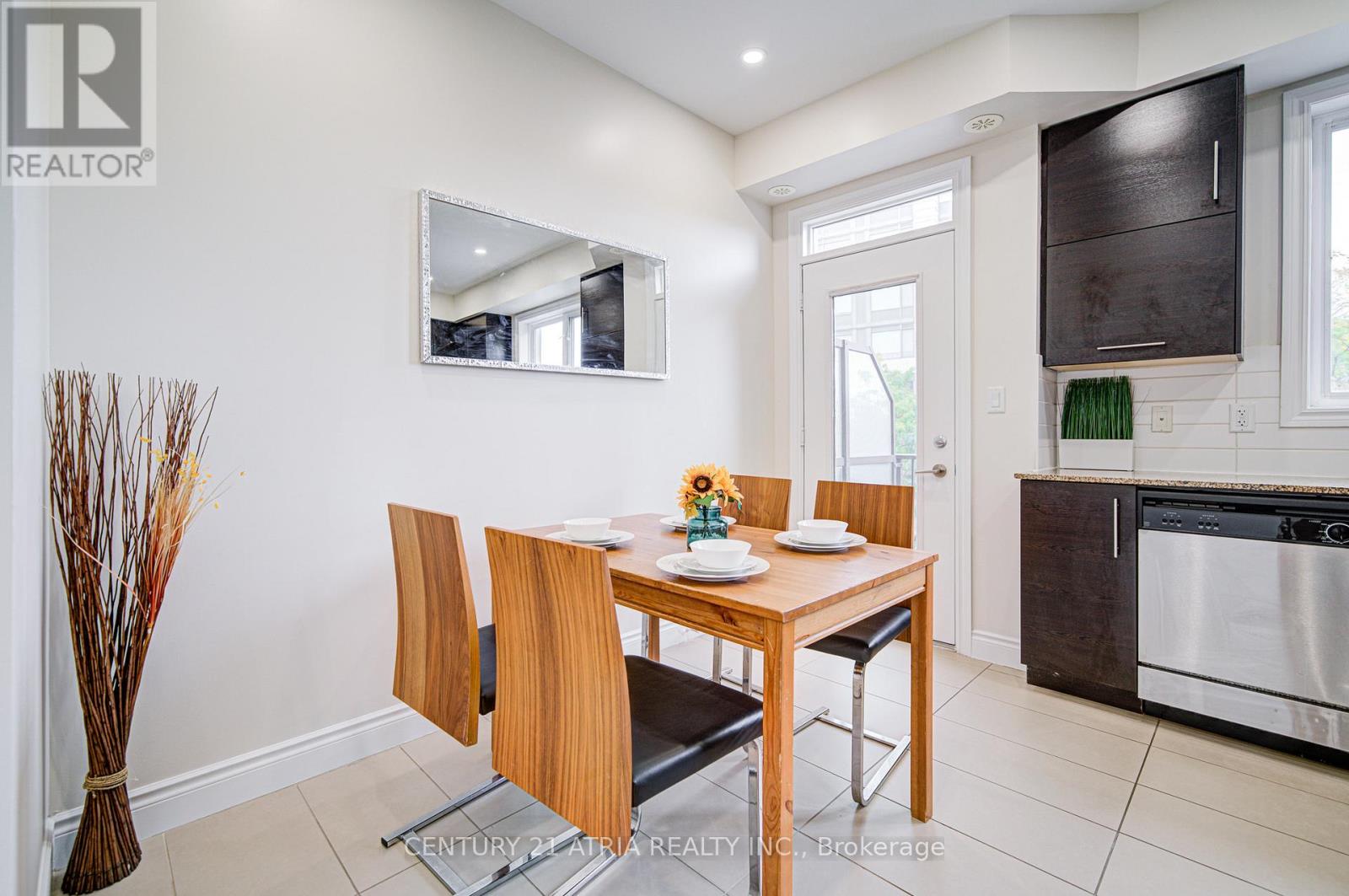 215 South Park Road, Markham, Ontario  L3T 0B6 - Photo 24 - N12460762
