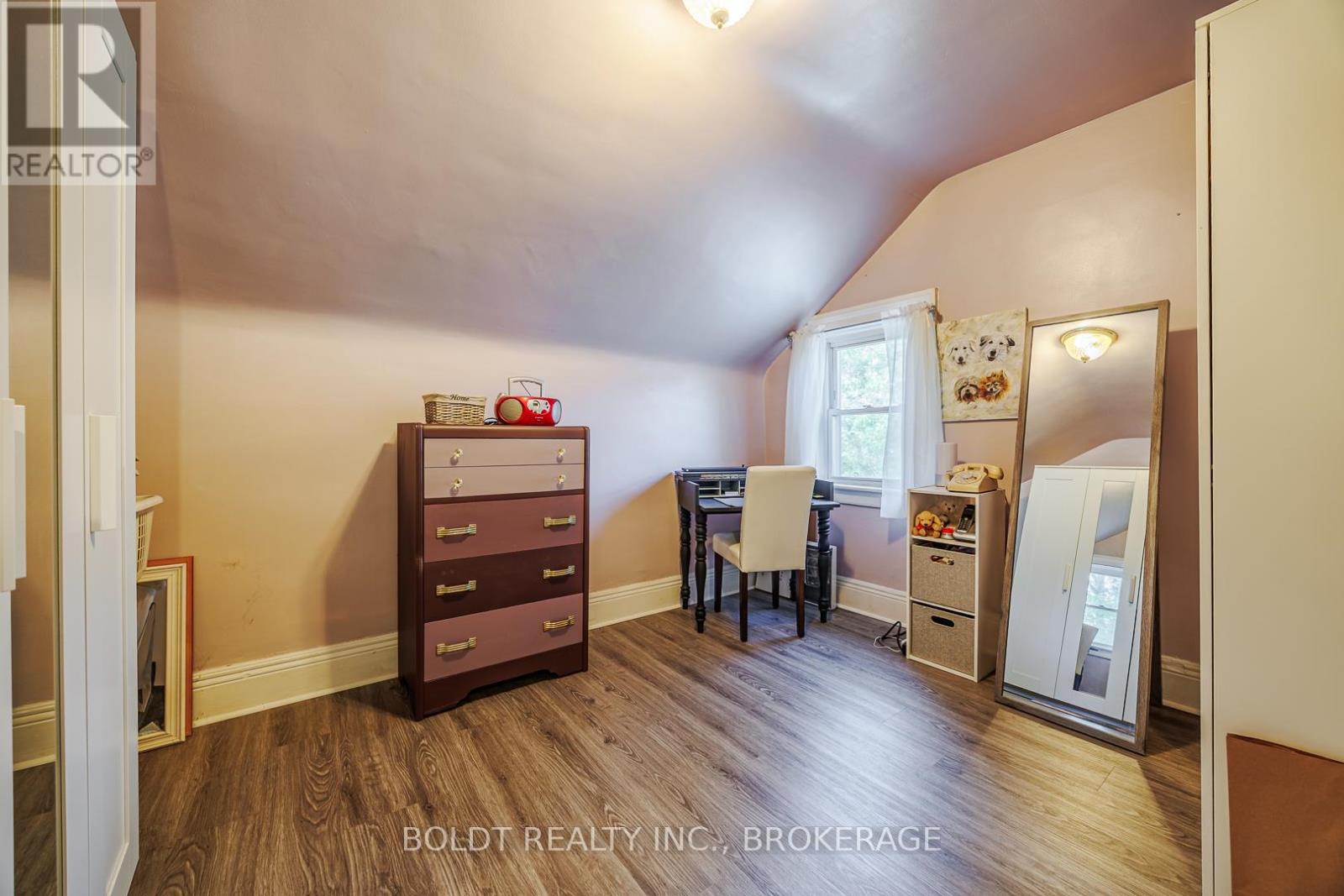 73 Chapel Street N, Thorold, Ontario  L2V 2E5 - Photo 17 - X12454850