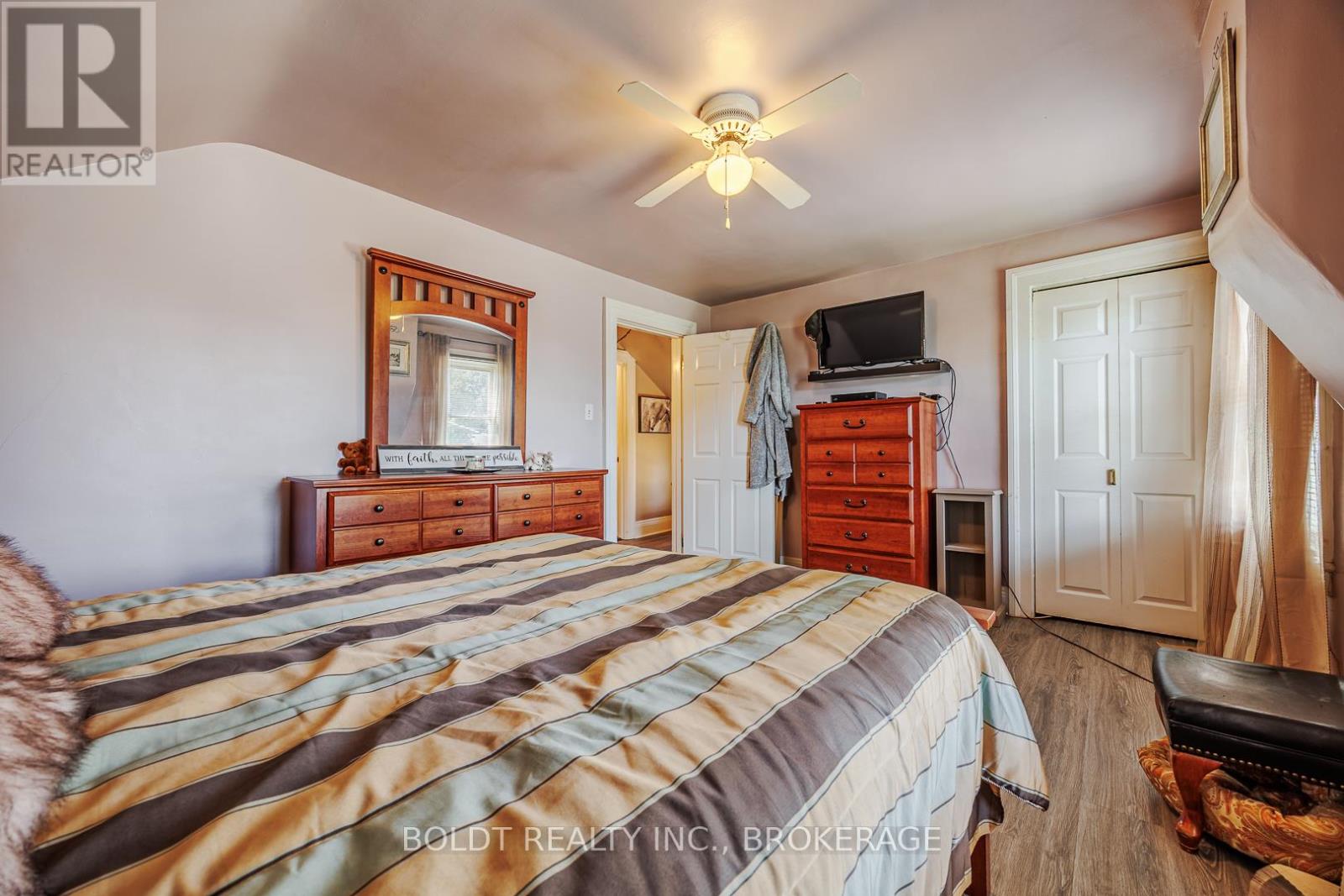 73 Chapel Street N, Thorold, Ontario  L2V 2E5 - Photo 15 - X12454850
