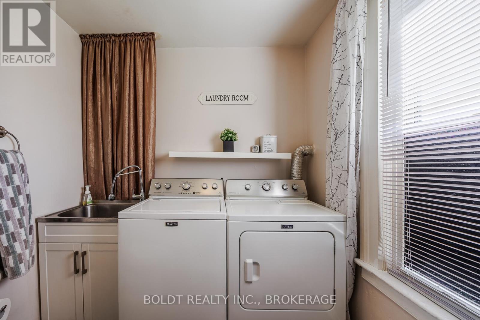 73 Chapel Street N, Thorold, Ontario  L2V 2E5 - Photo 20 - X12454850