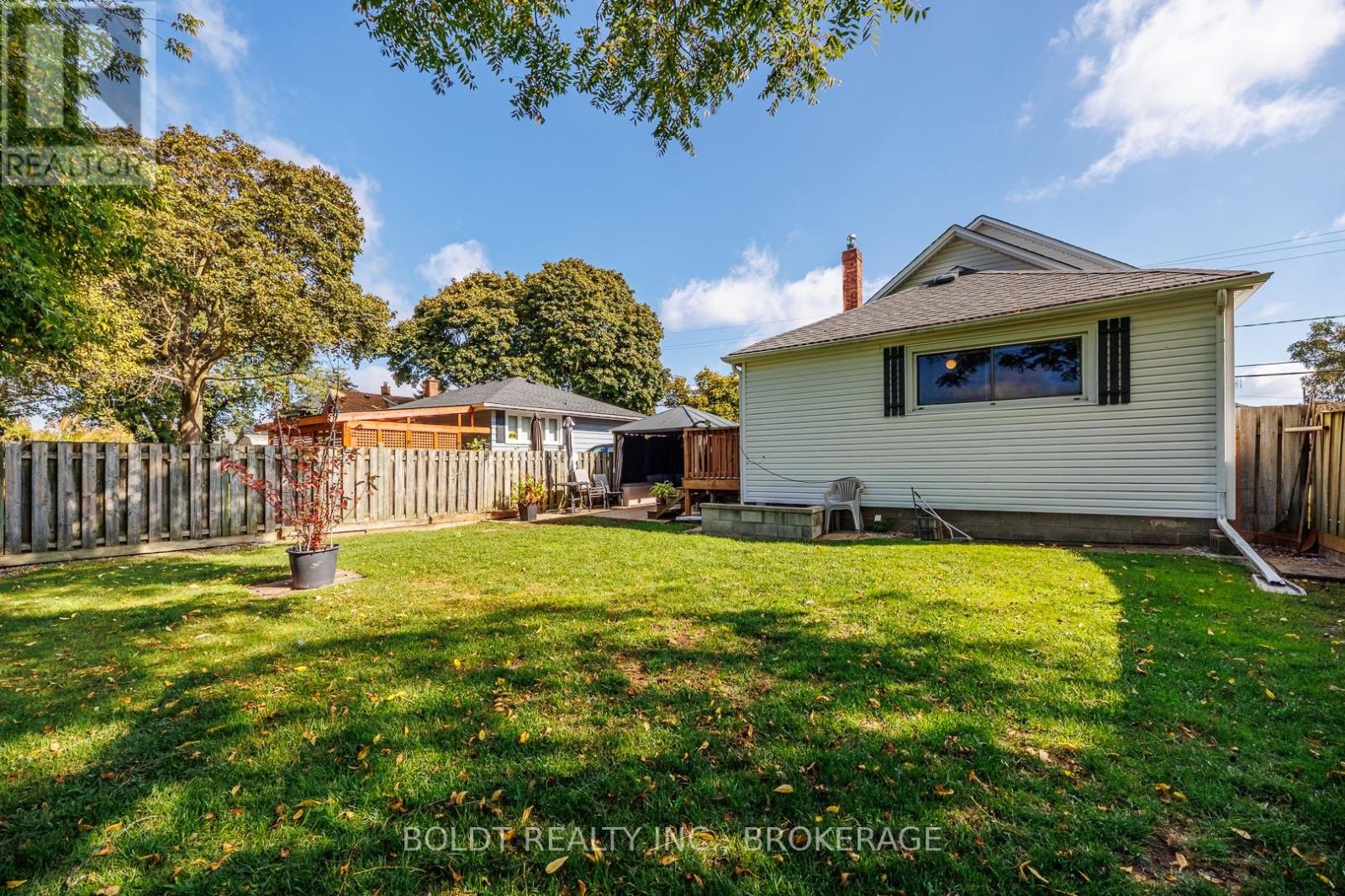73 Chapel Street N, Thorold, Ontario  L2V 2E5 - Photo 24 - X12454850