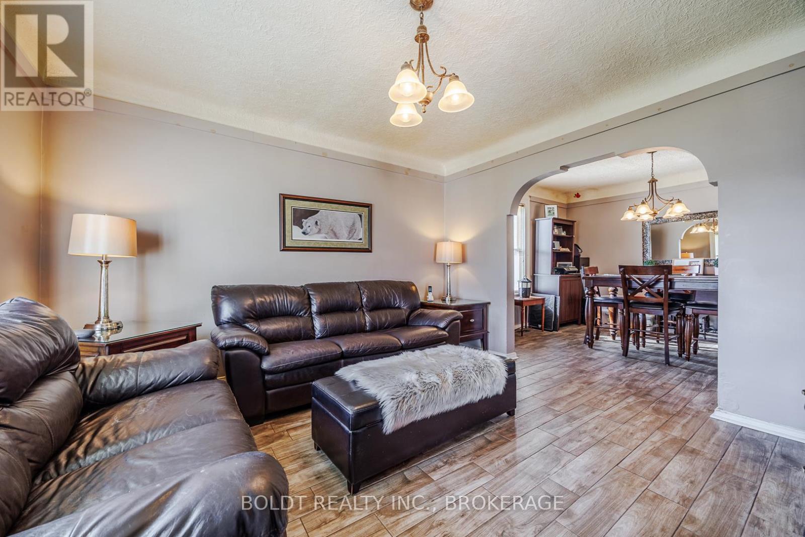 73 Chapel Street N, Thorold, Ontario  L2V 2E5 - Photo 7 - X12454850