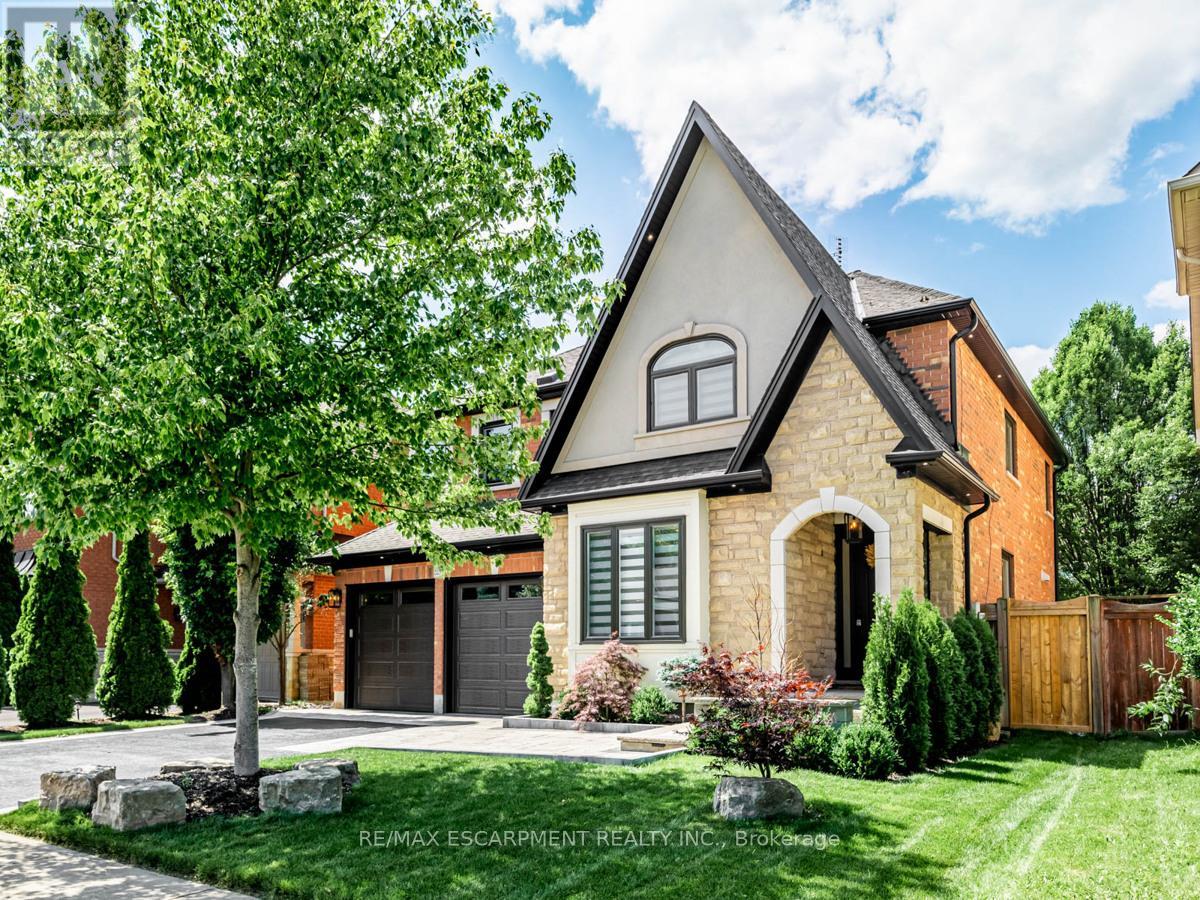 3390 Fox Run Circle, Oakville, Ontario  L6L 6W4 - Photo 1 - W12460777