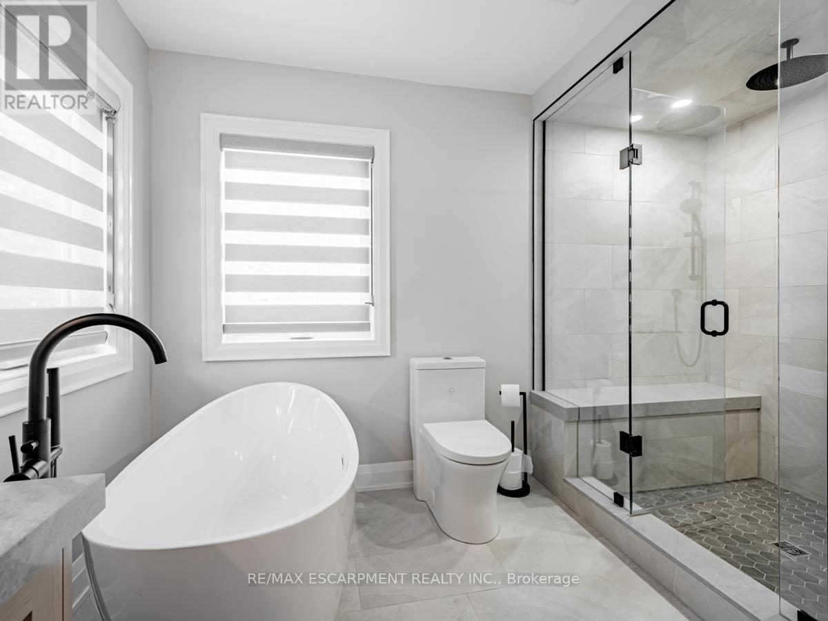 3390 Fox Run Circle, Oakville, Ontario  L6L 6W4 - Photo 22 - W12460777