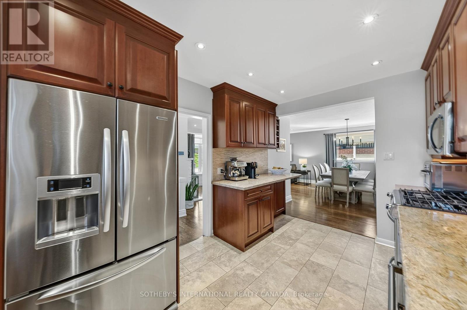 30 Bearbury Drive, Toronto, Ontario  M9C 2G9 - Photo 11 - W12460782