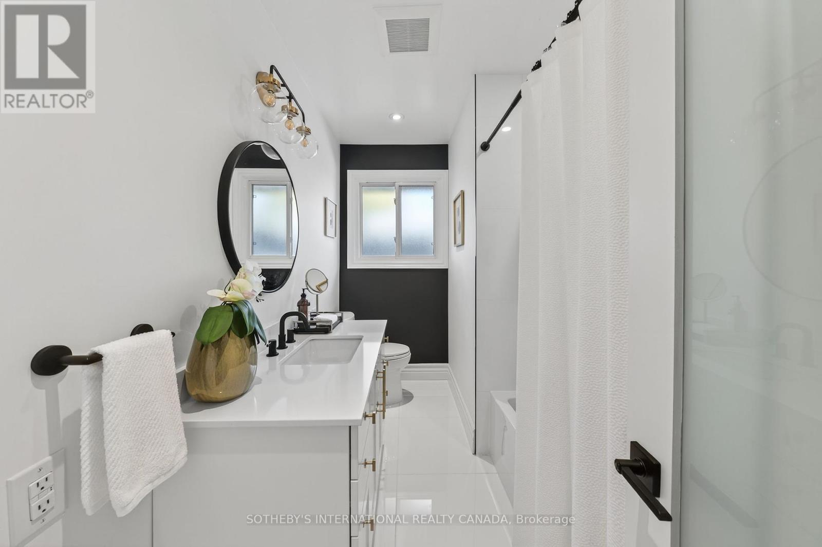 30 Bearbury Drive, Toronto, Ontario  M9C 2G9 - Photo 22 - W12460782