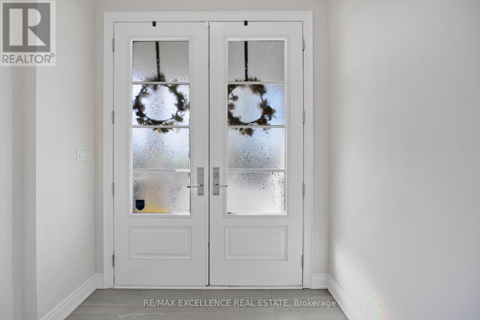 1183 Queens Plate Road W, Oakville, Ontario  L6M 5M4 - Photo 3 - W12460799