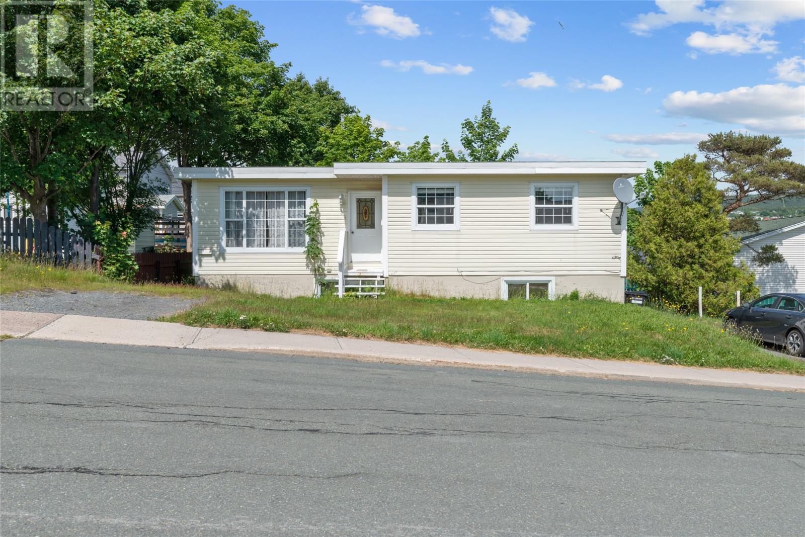 5 Mcloughlan Street, St. John's, Newfoundland & Labrador  A1E 4G3 - Photo 1 - 1291507