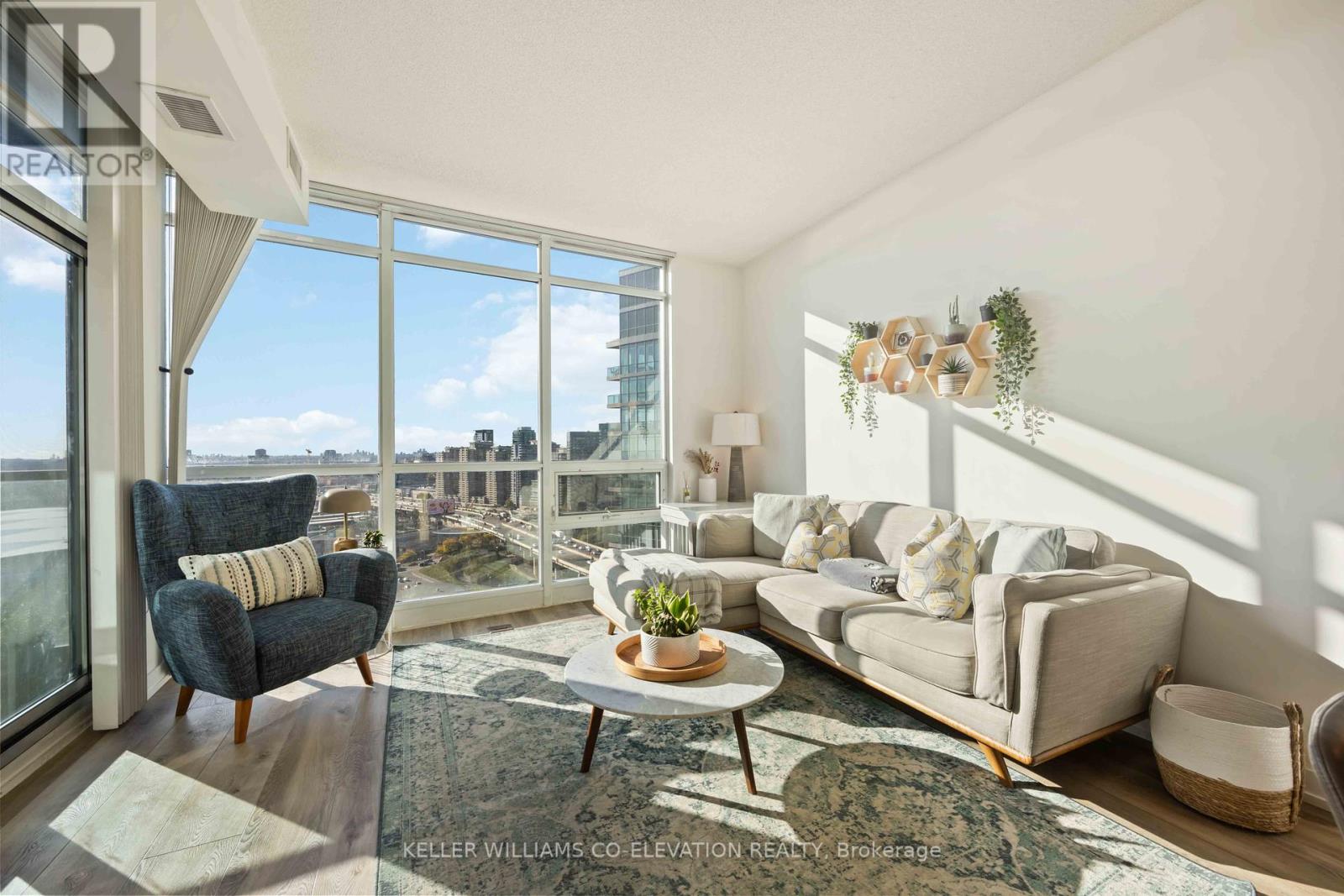 2511 - 219 Fort York Boulevard, Toronto, Ontario  M5V 1B1 - Photo 10 - C12460818