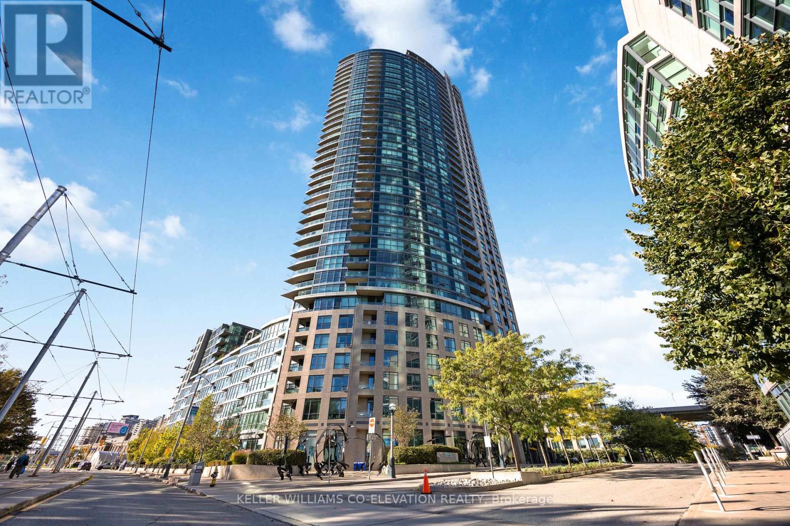 2511 - 219 Fort York Boulevard, Toronto, Ontario  M5V 1B1 - Photo 2 - C12460818