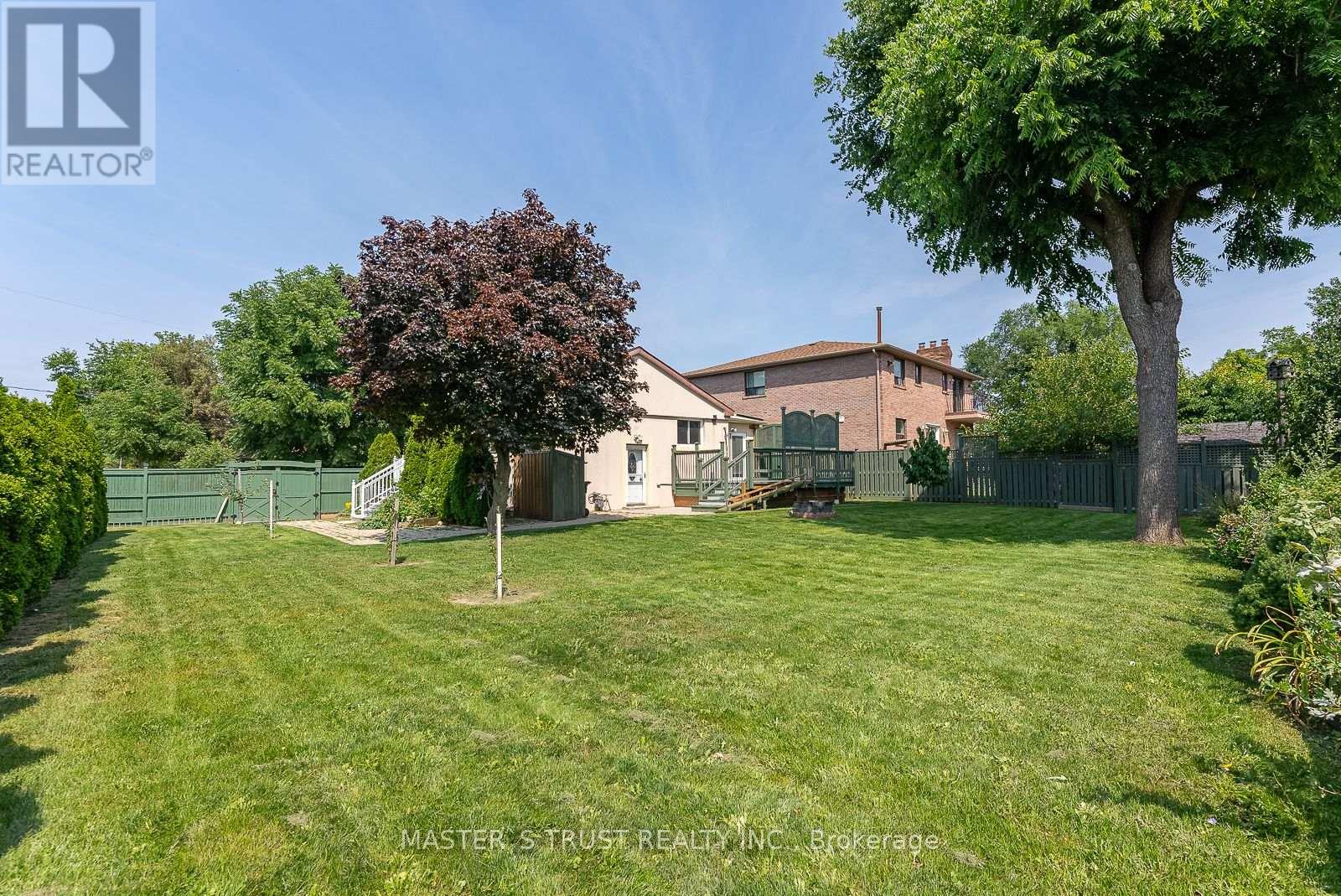 4061 Dufferin Street, Toronto, Ontario  M3H 5R7 - Photo 26 - C12460826